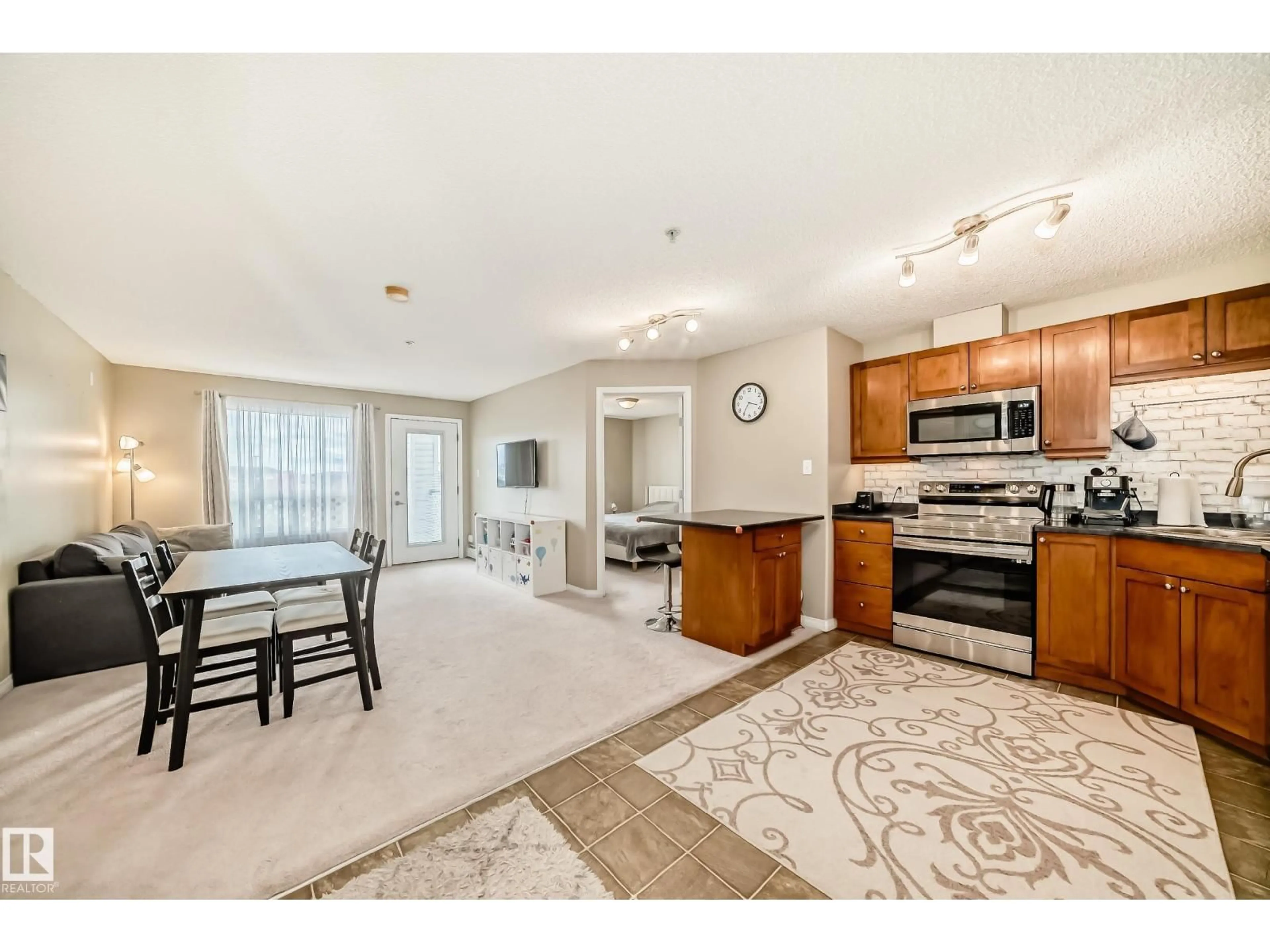 Open concept kitchen, unknown for 1309 SOUTH TERWILLEGAR DR, Edmonton Alberta T6R0E1