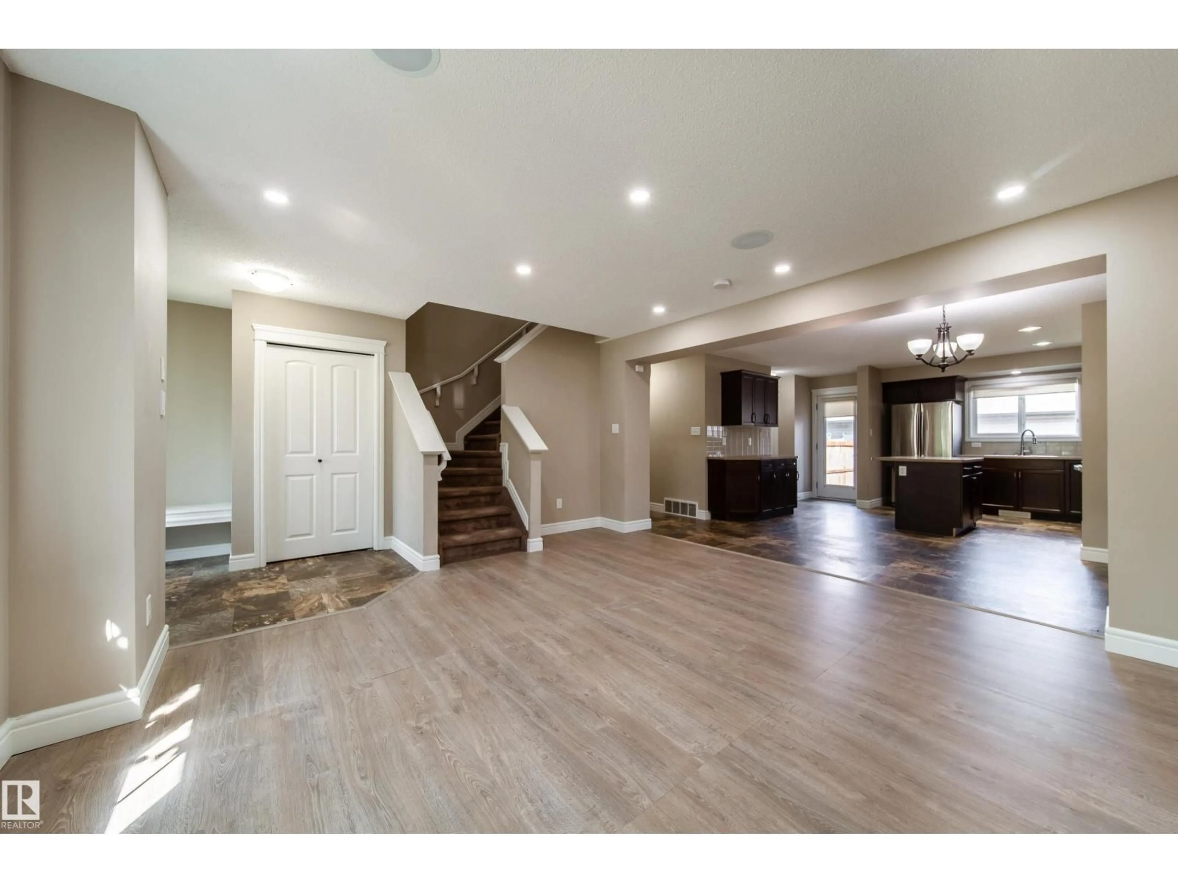 Indoor entryway for 162 DESROCHERS GA, Edmonton Alberta T6W3H8