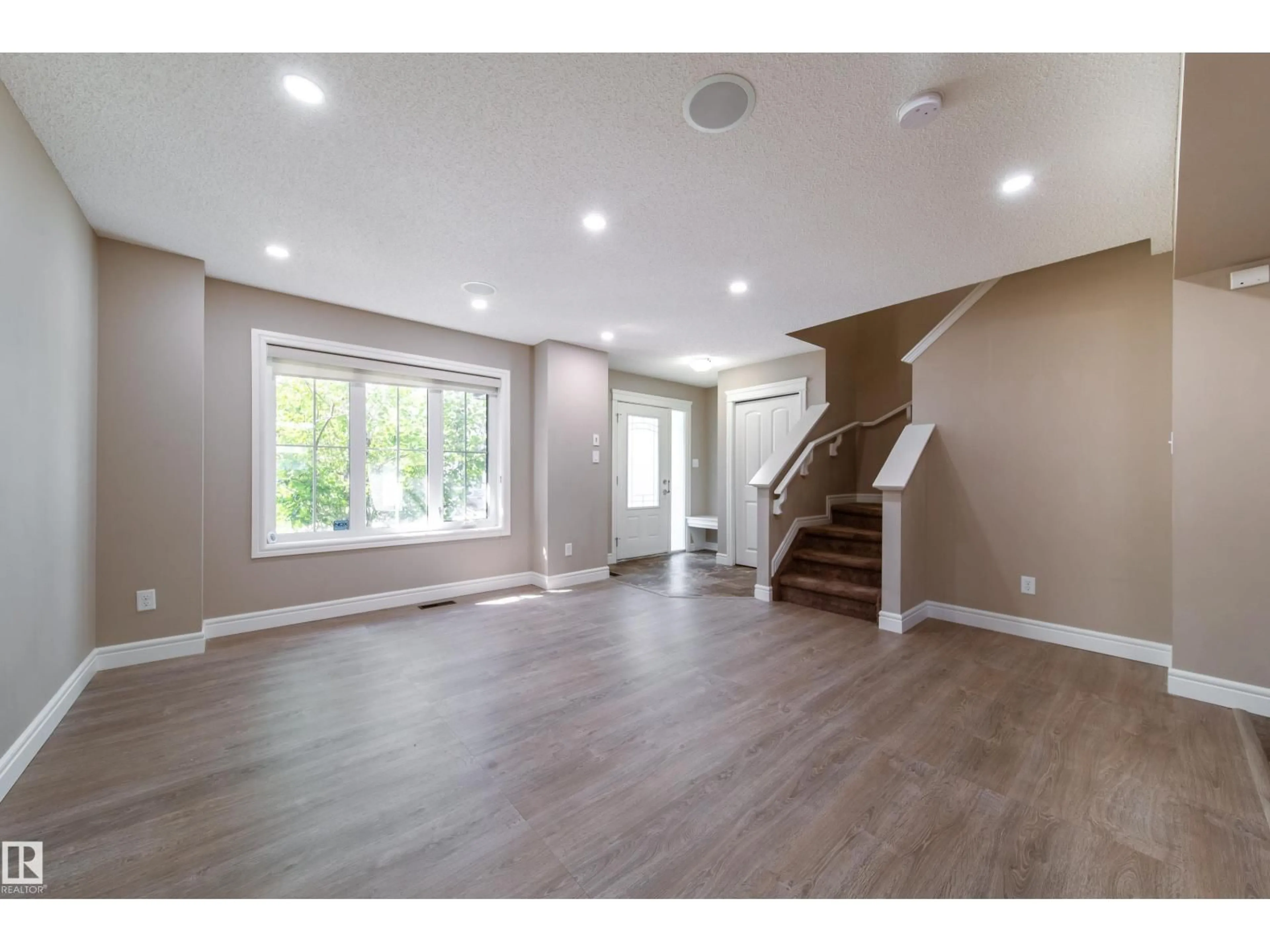 Indoor entryway for 162 DESROCHERS GA, Edmonton Alberta T6W3H8