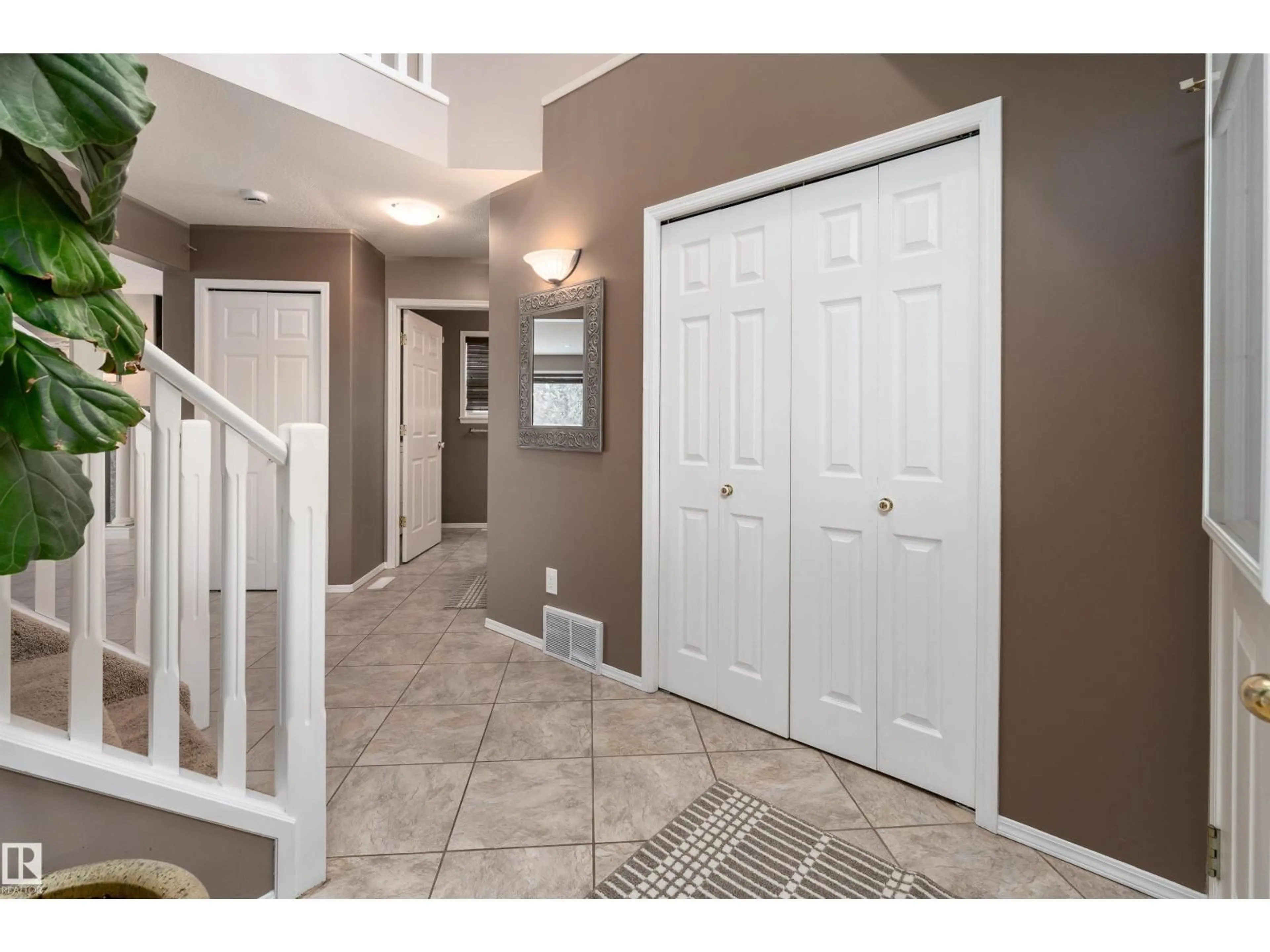 Indoor entryway for 67 DECHENE ROAD, Edmonton Alberta T6M2M9