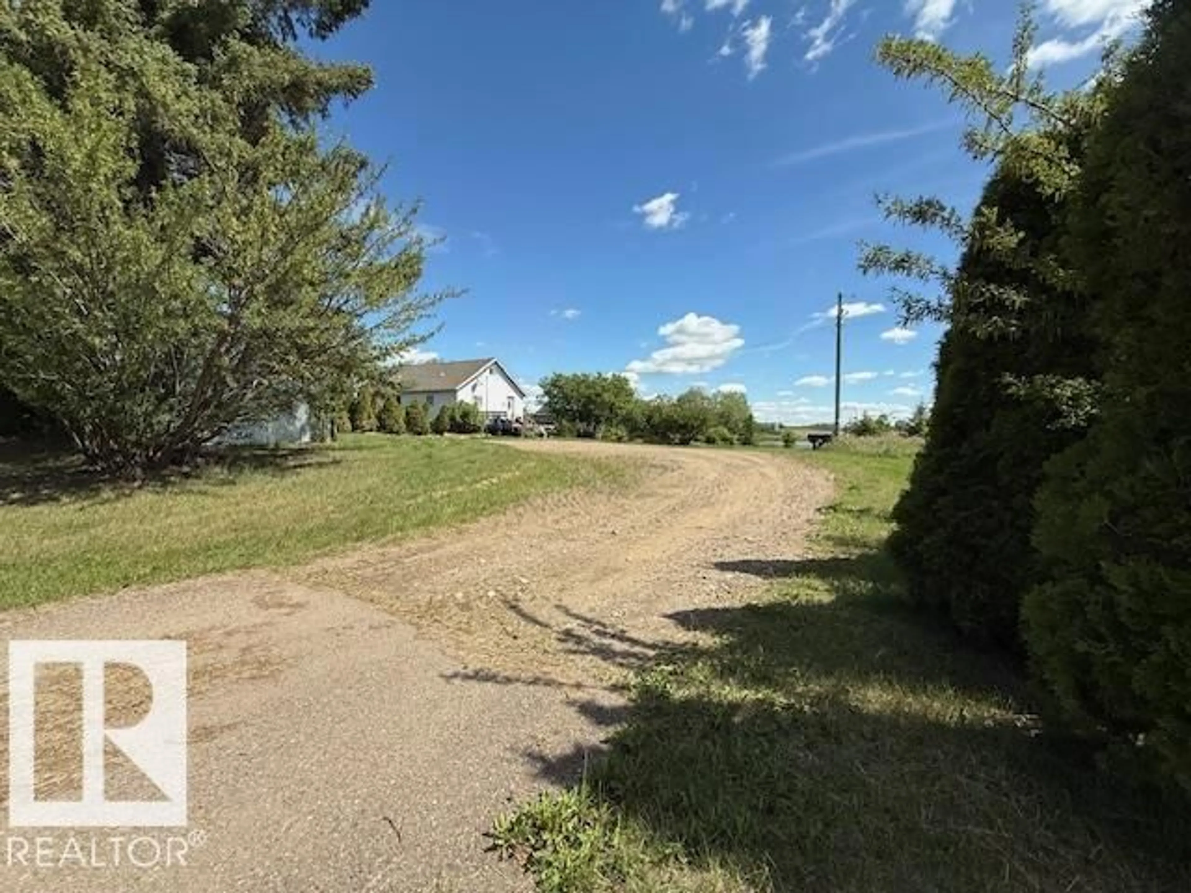 A pic from outside/outdoor area/front of a property/back of a property/a pic from drone, street for 501043 RR 23, Rural Vermilion River County Alberta T0B0L0