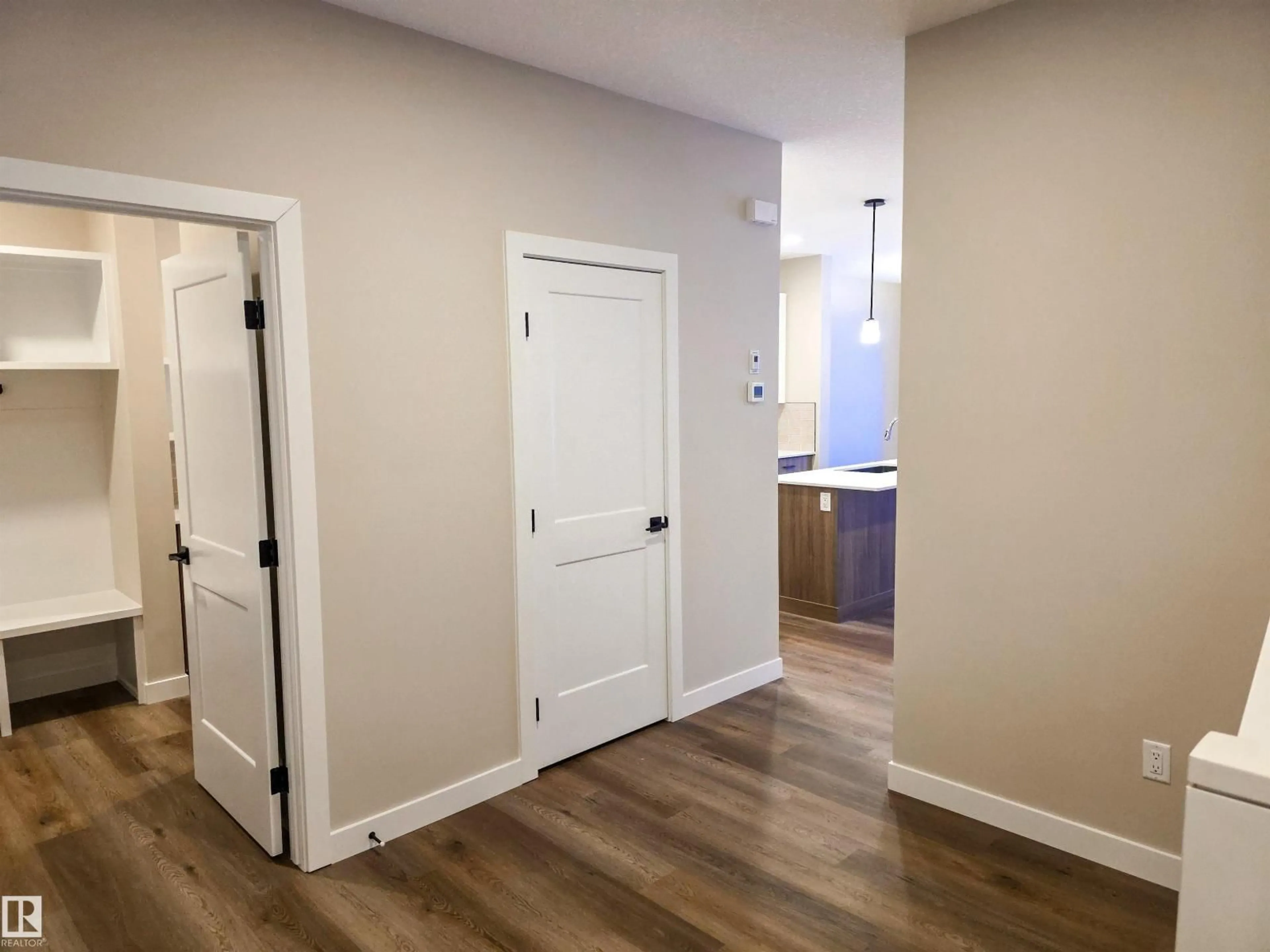 Indoor entryway for 137 HILTON CV, Spruce Grove Alberta T7X1Y4