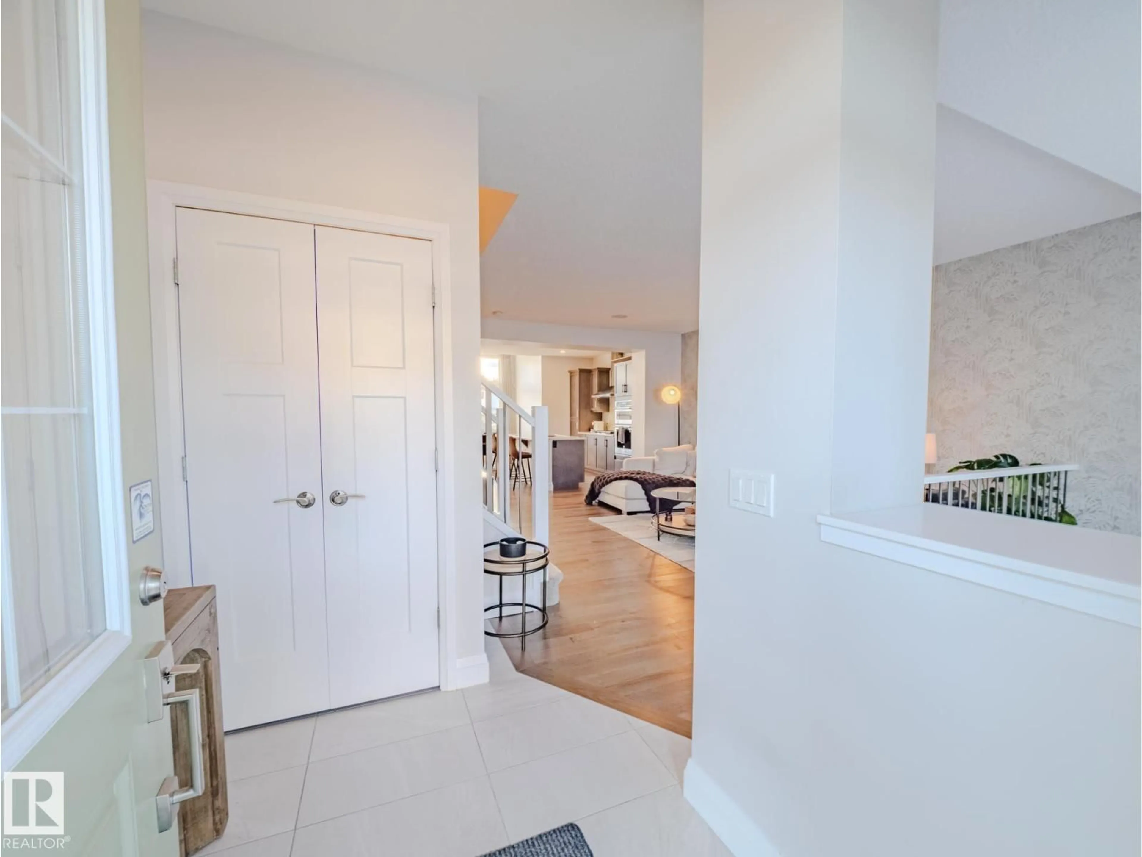 Indoor entryway for SW - 2805 ANTON WD, Edmonton Alberta T6W3T6