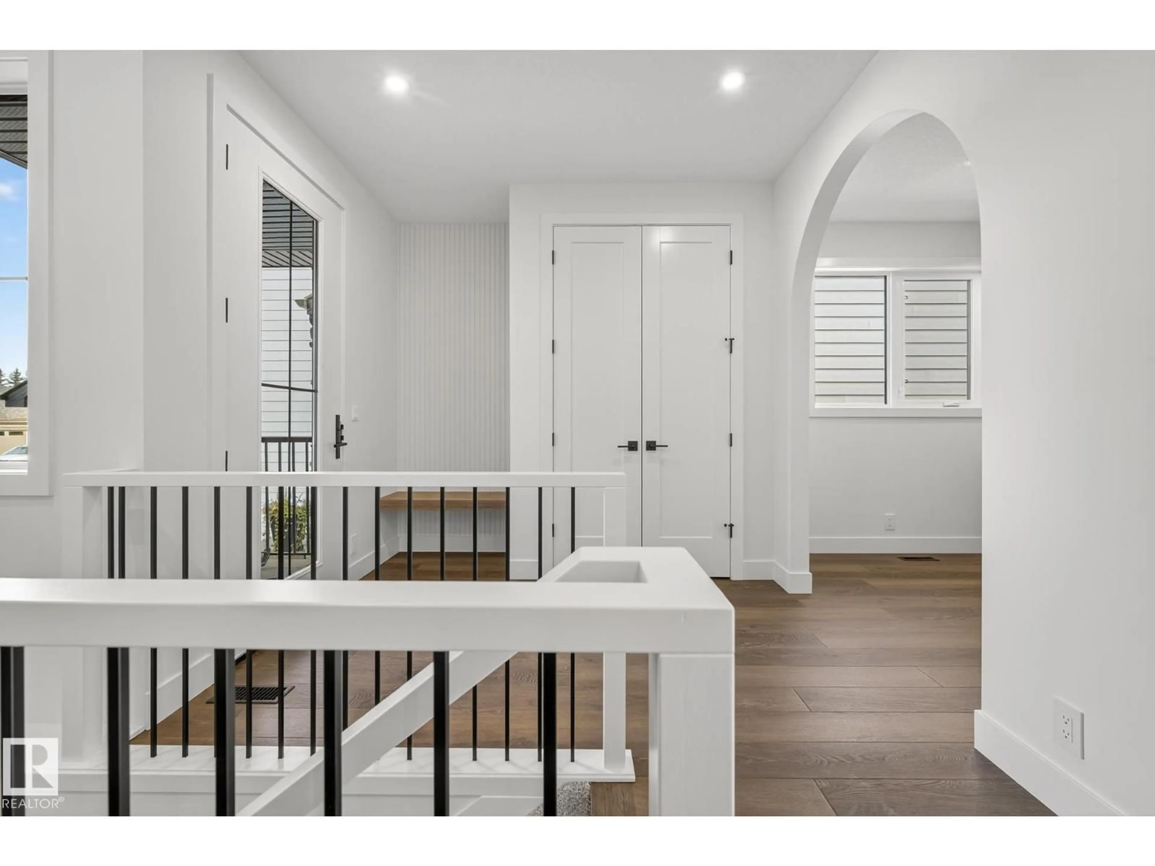 Indoor entryway for 36 NEWBURY CI, Sherwood Park Alberta T8B0E8