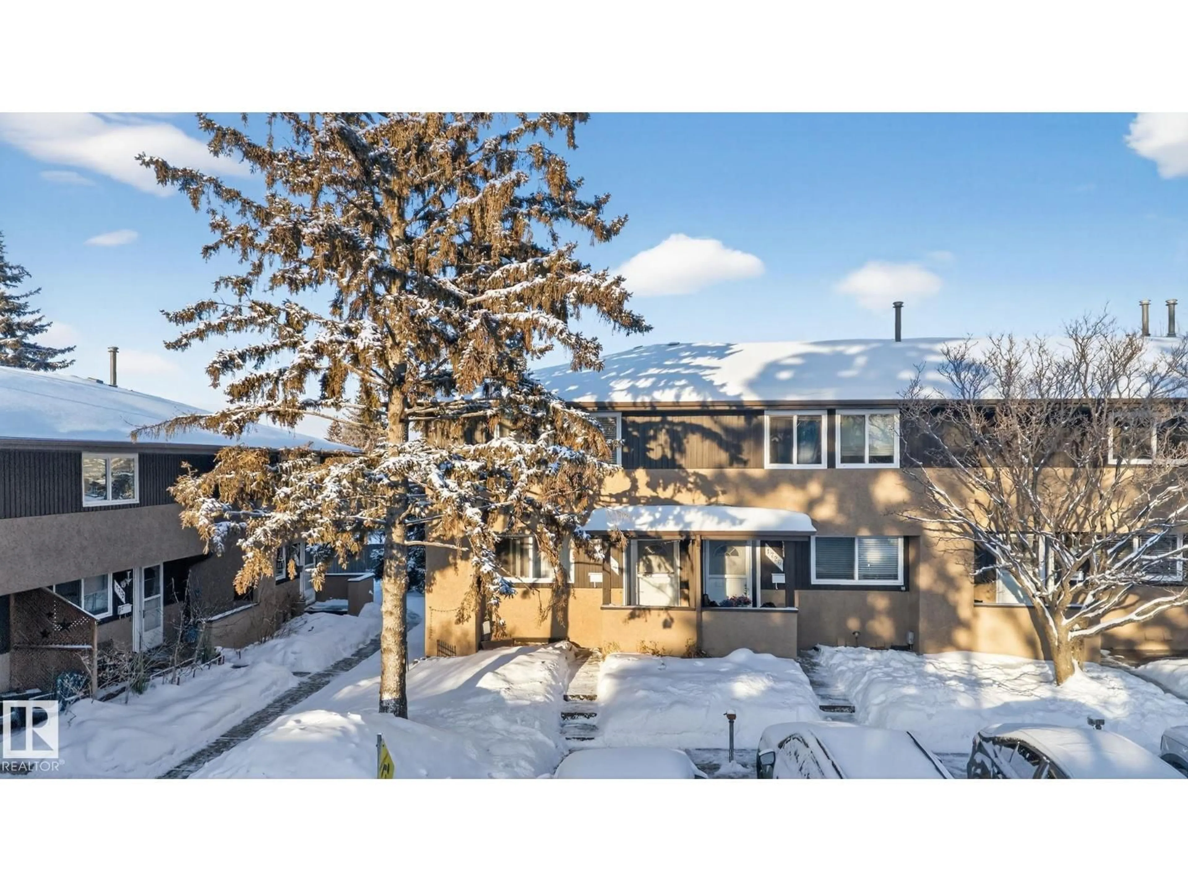 A pic from outside/outdoor area/front of a property/back of a property/a pic from drone, street for NW - 1724 37 ST, Edmonton Alberta T6L2R7