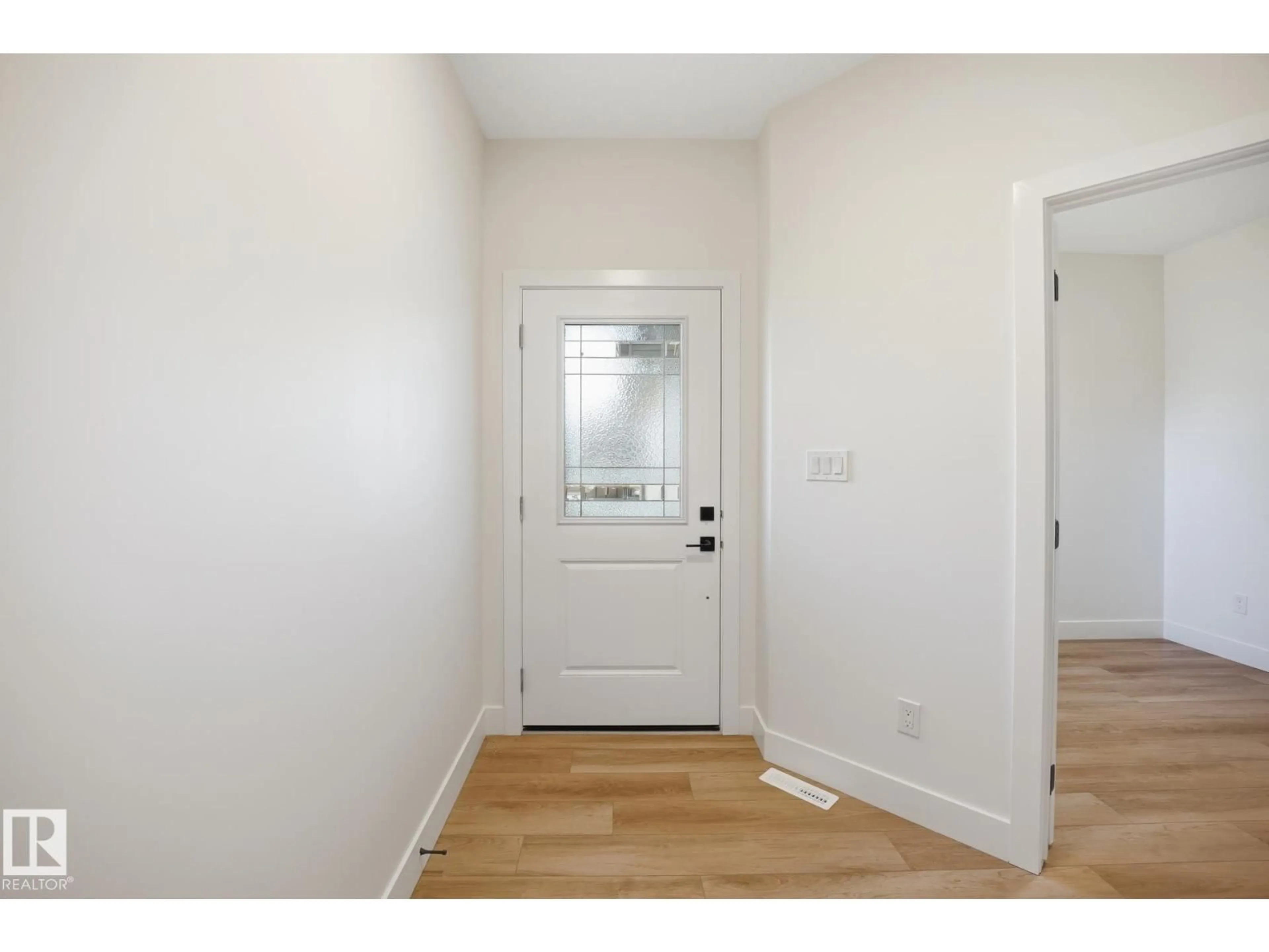 Indoor entryway for 113 HILTON COVE, Spruce Grove Alberta T7X1Y4