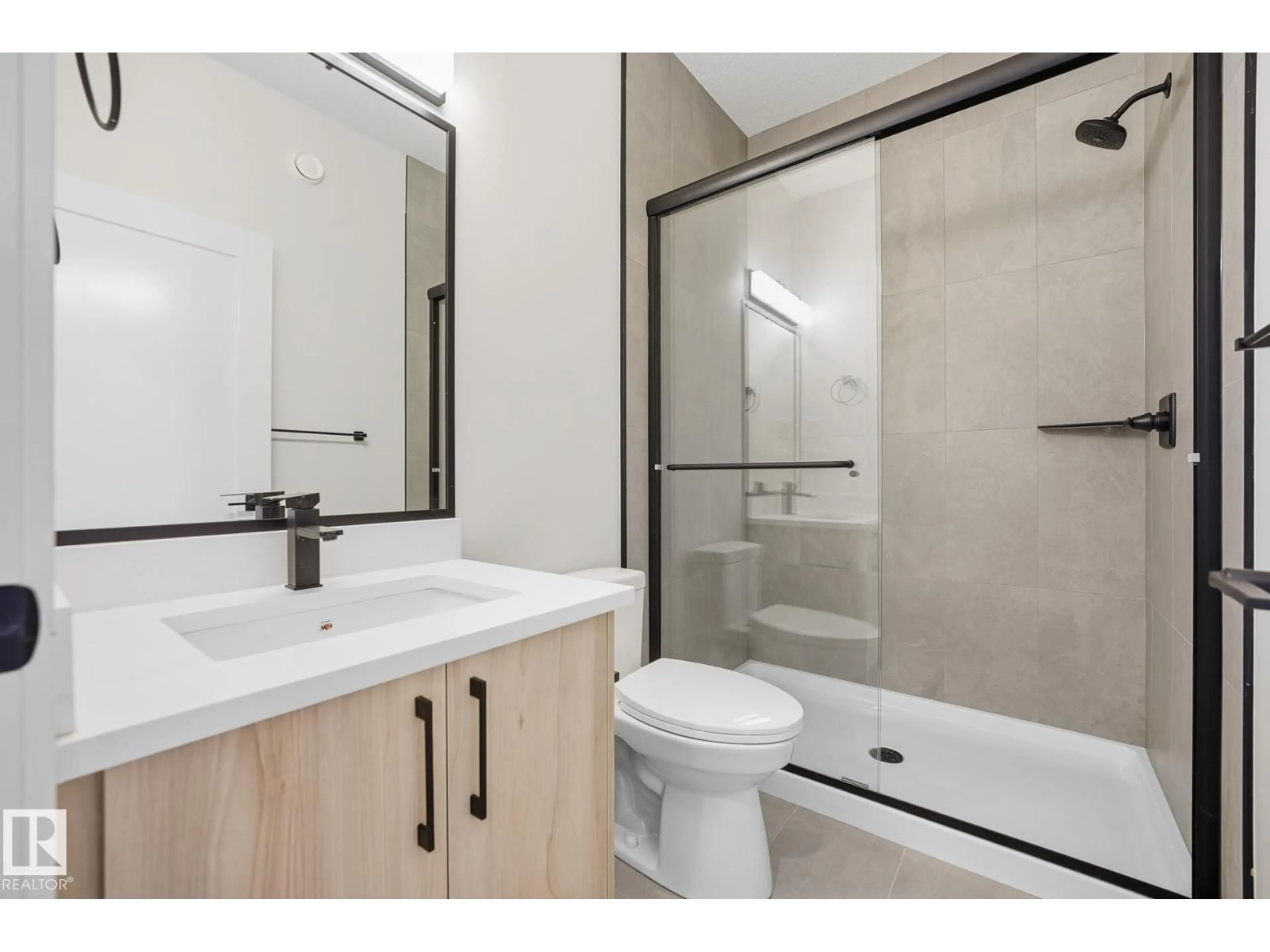 Standard bathroom, ceramic/tile floor for 113 HILTON COVE, Spruce Grove Alberta T7X1Y4