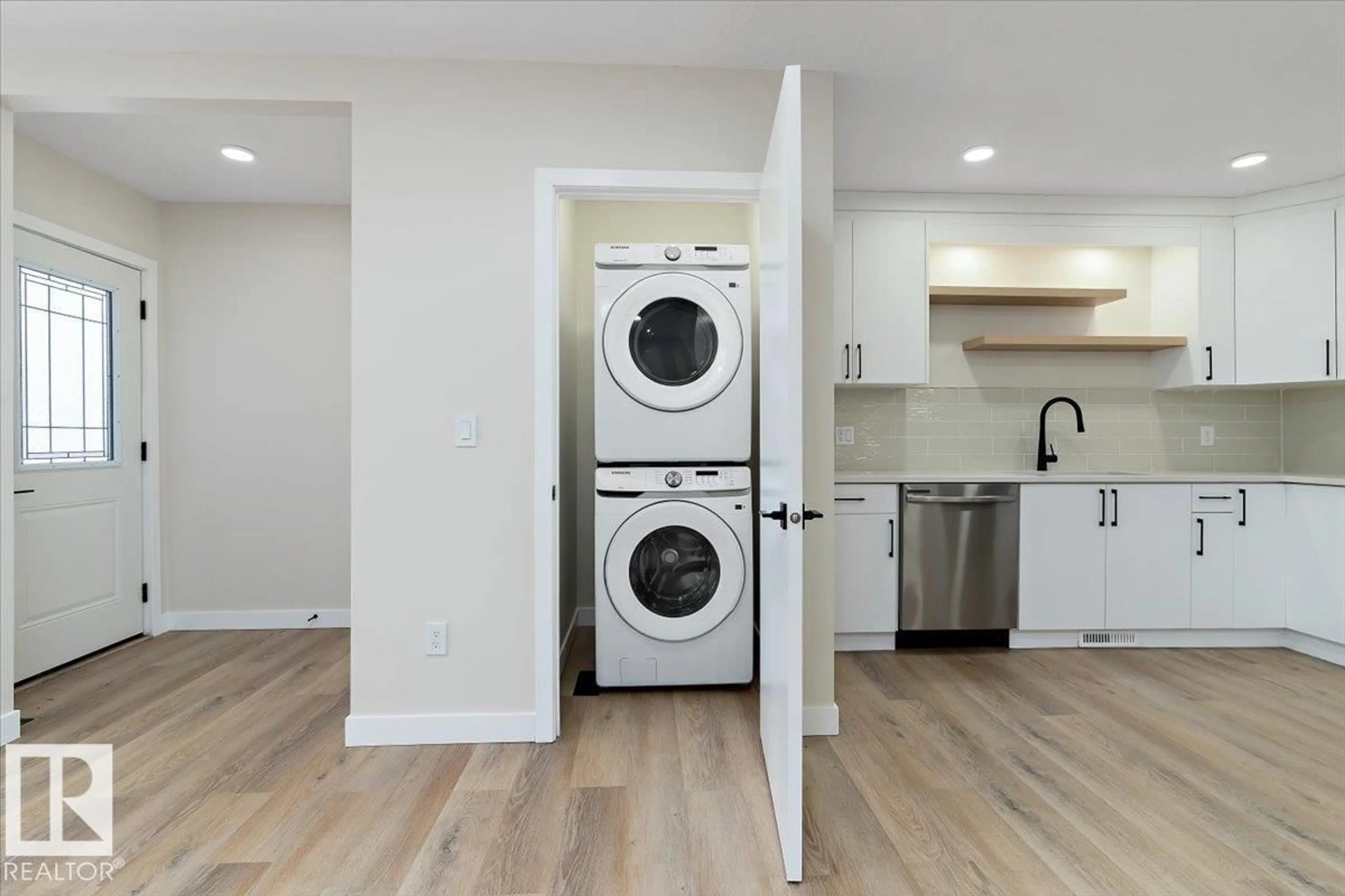 Laundry room for 5032 55 AV, Tofield Alberta T0B4J0