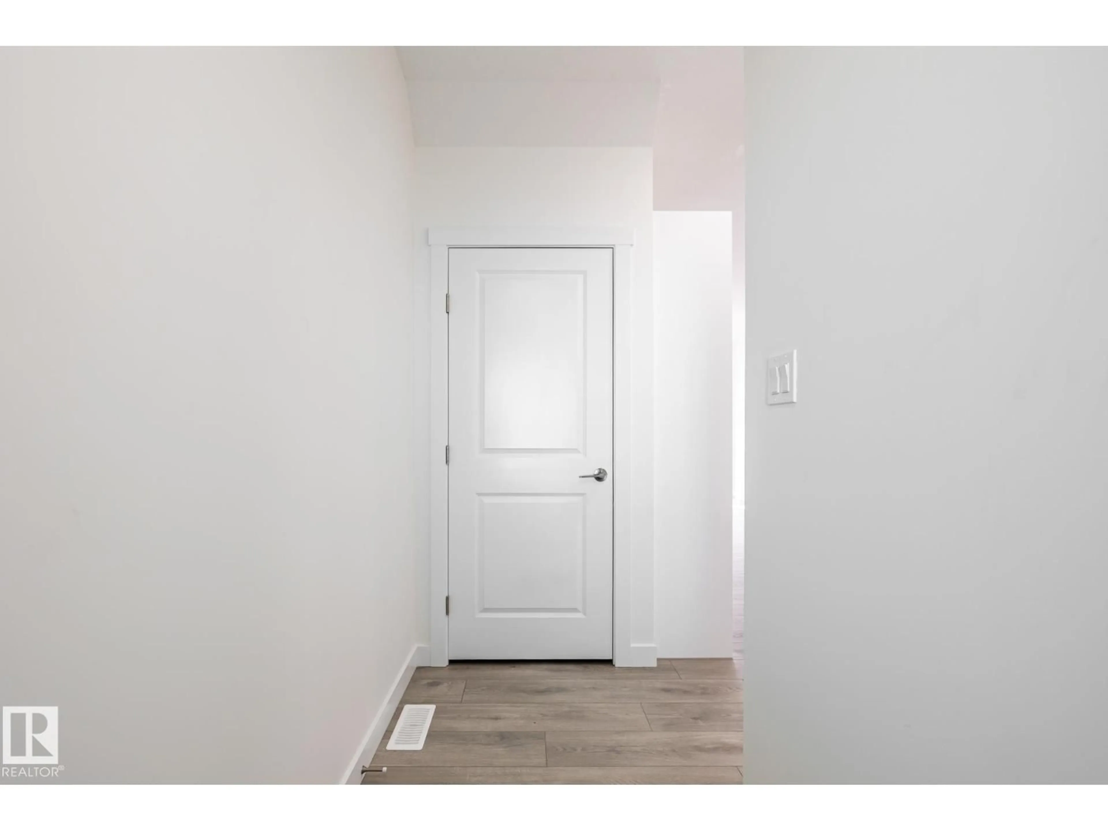 Indoor entryway for #25 - 7110 KESWICK CM, Edmonton Alberta T6W5P7