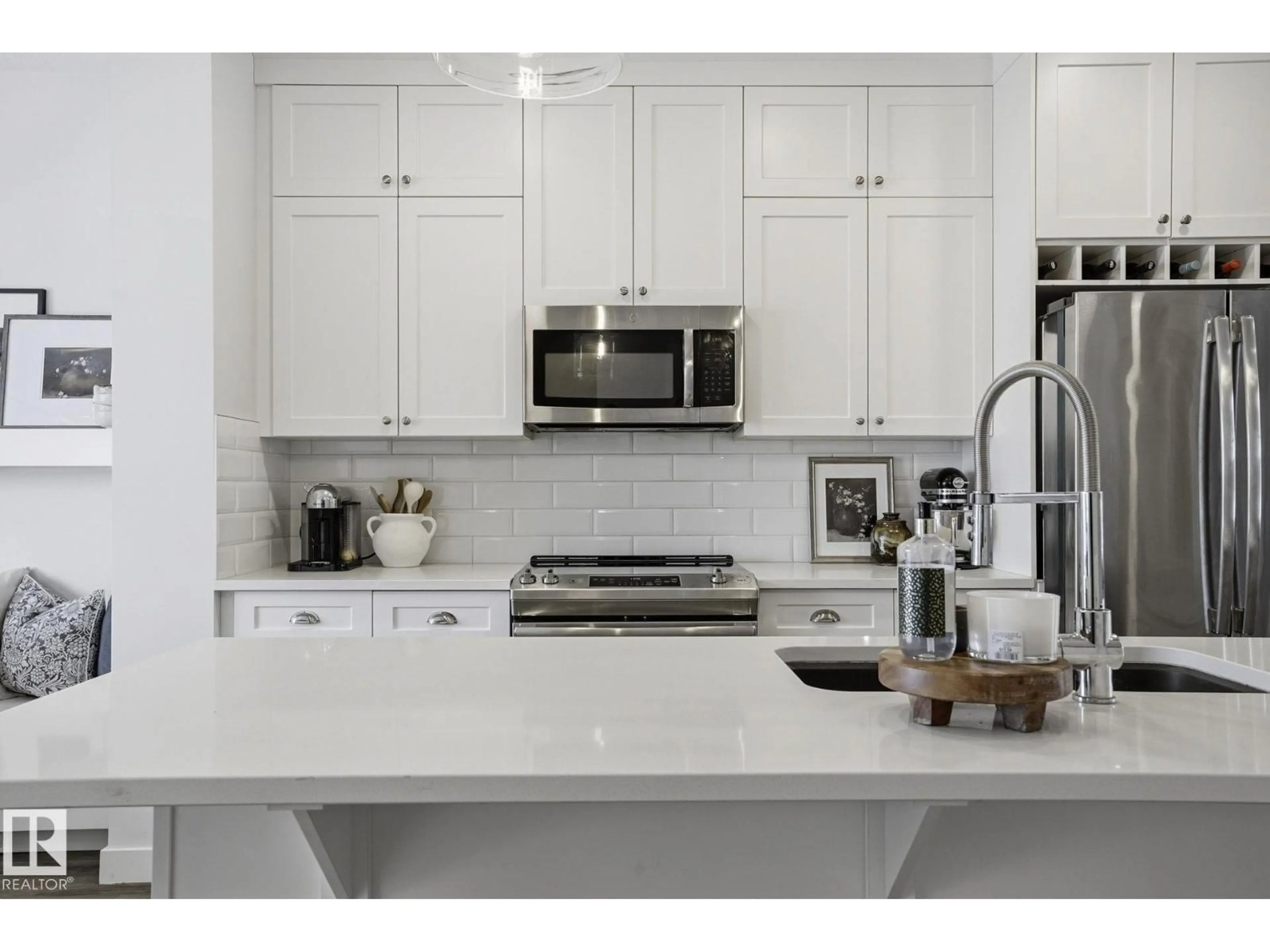 Open concept kitchen, ceramic/tile floor for 74 GARNEAU GA, Spruce Grove Alberta T7X0A7