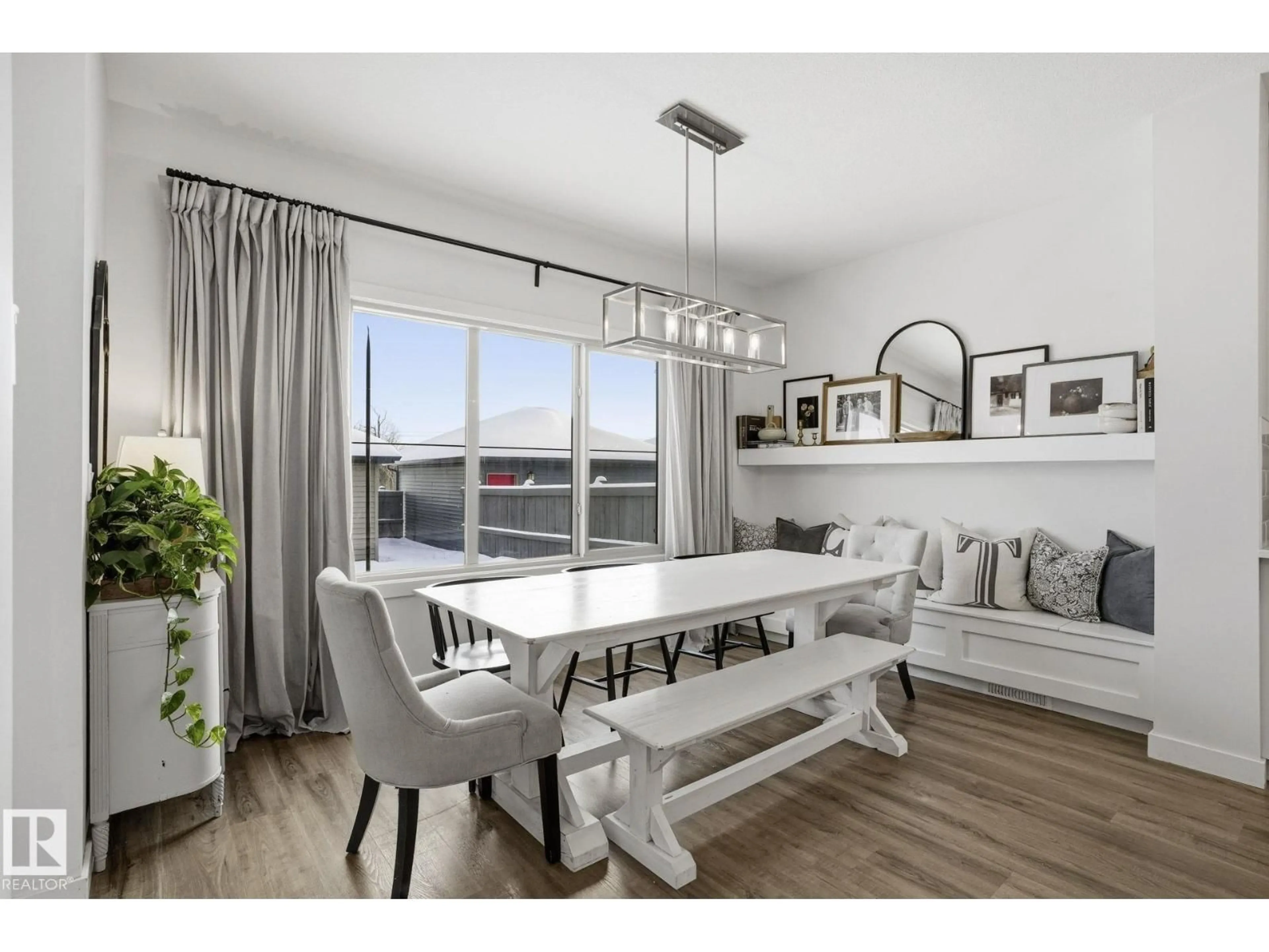 Dining room, wood/laminate floor for 74 GARNEAU GA, Spruce Grove Alberta T7X0A7