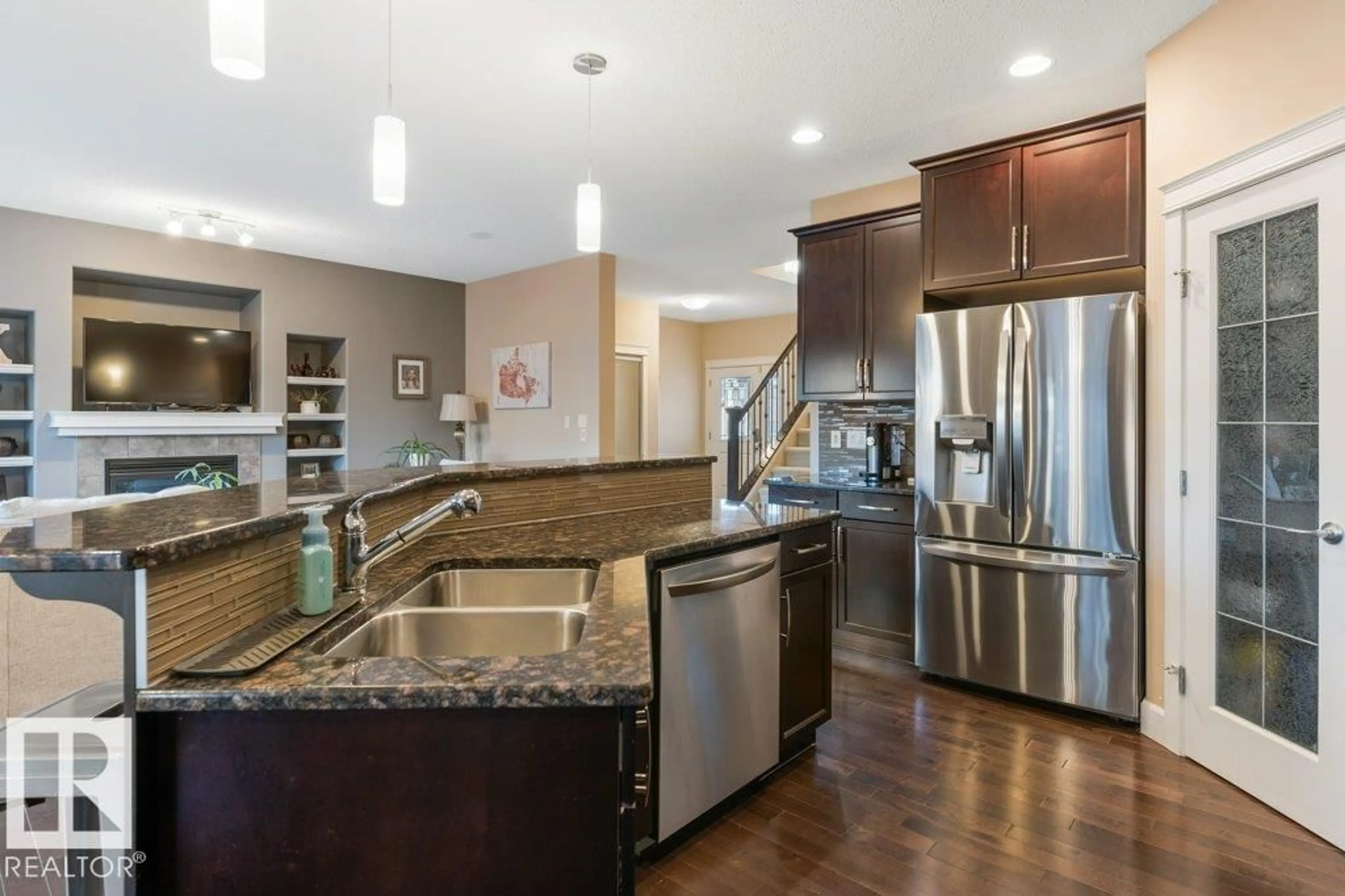 Open concept kitchen, ceramic/tile floor for 1182 HAYS DR, Edmonton Alberta T6M0M3