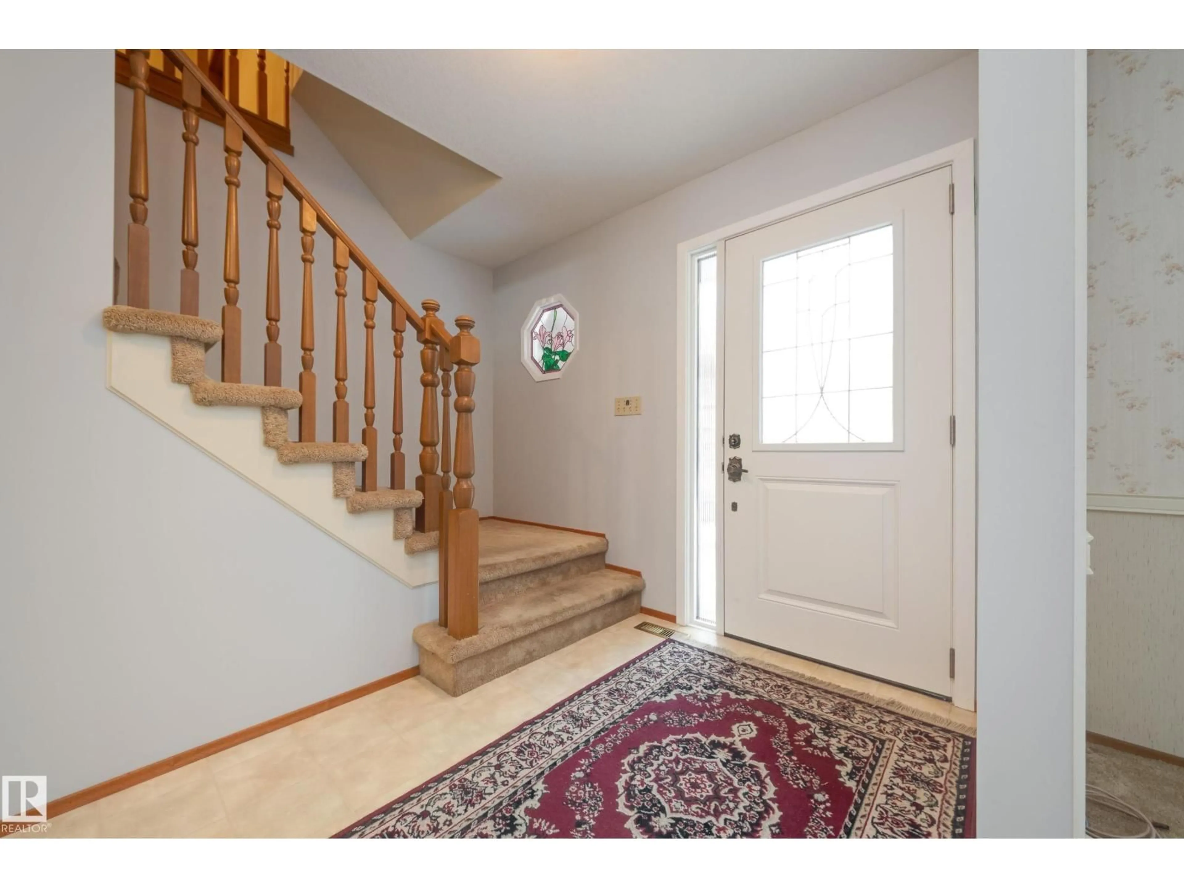 Indoor entryway for 25 LINCOLN CR, St. Albert Alberta T8N3M9