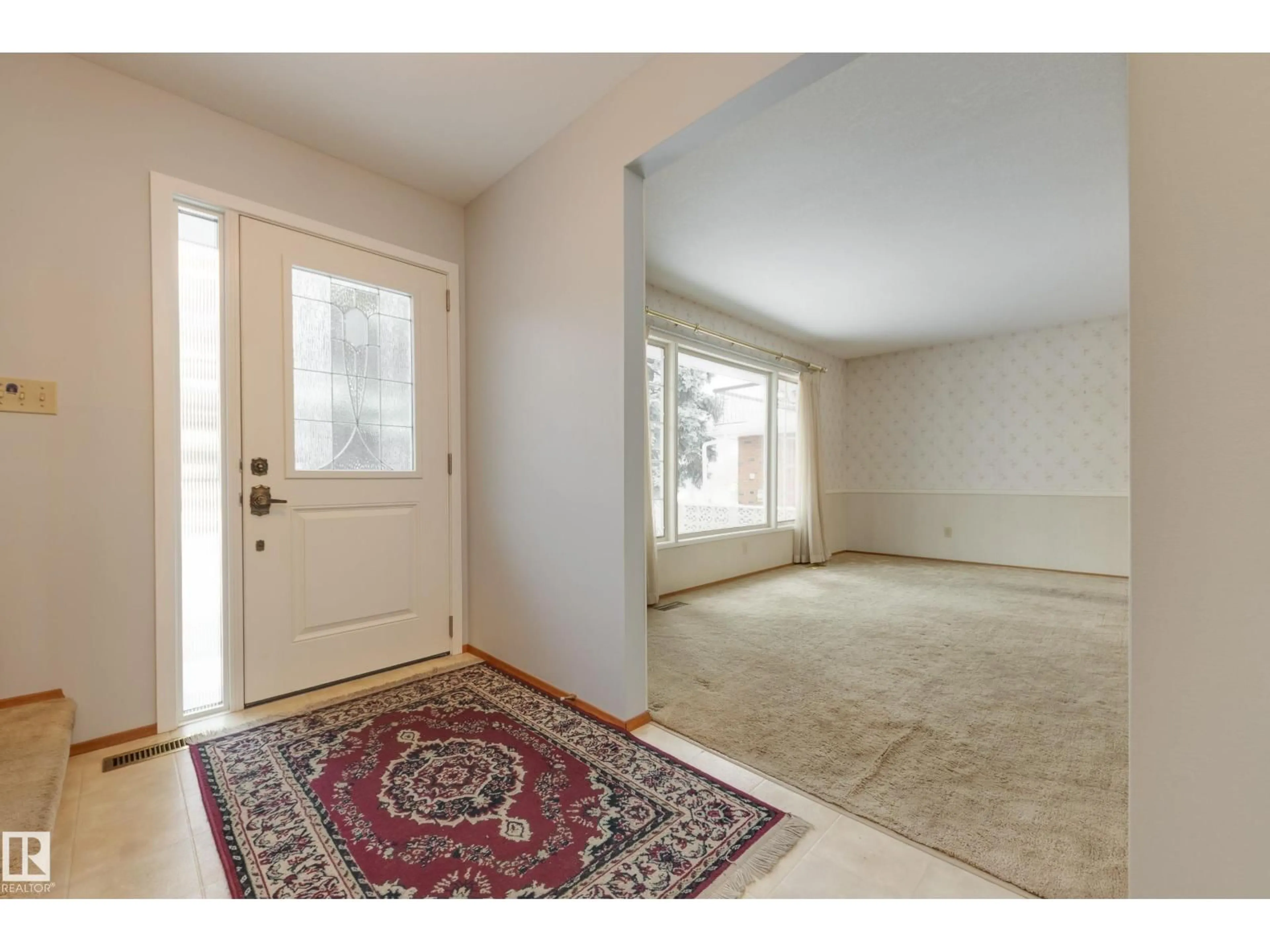 Indoor entryway for 25 LINCOLN CR, St. Albert Alberta T8N3M9