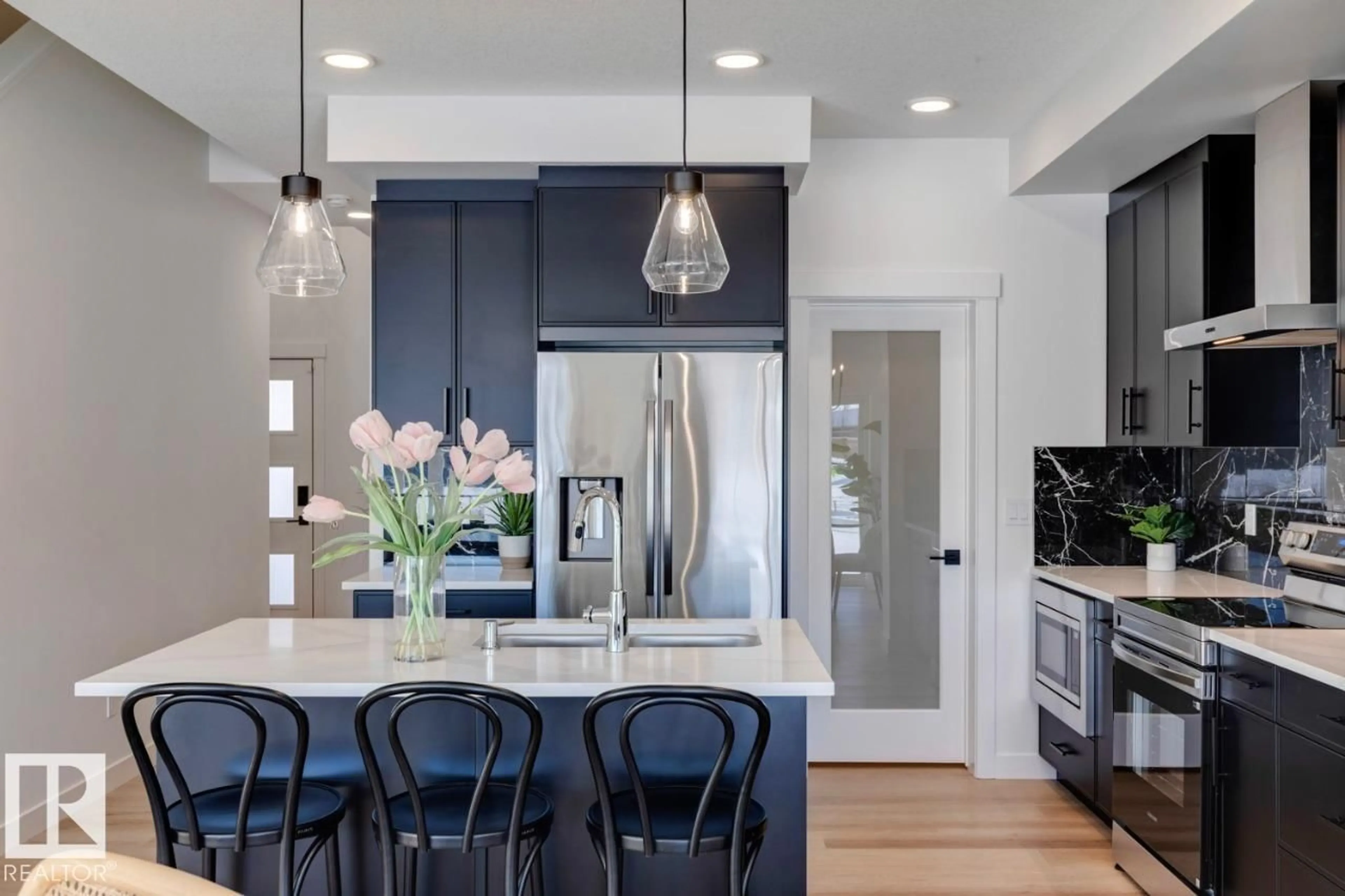 Contemporary kitchen, unknown for 1530 GRANT WY, Edmonton Alberta T5T0W2