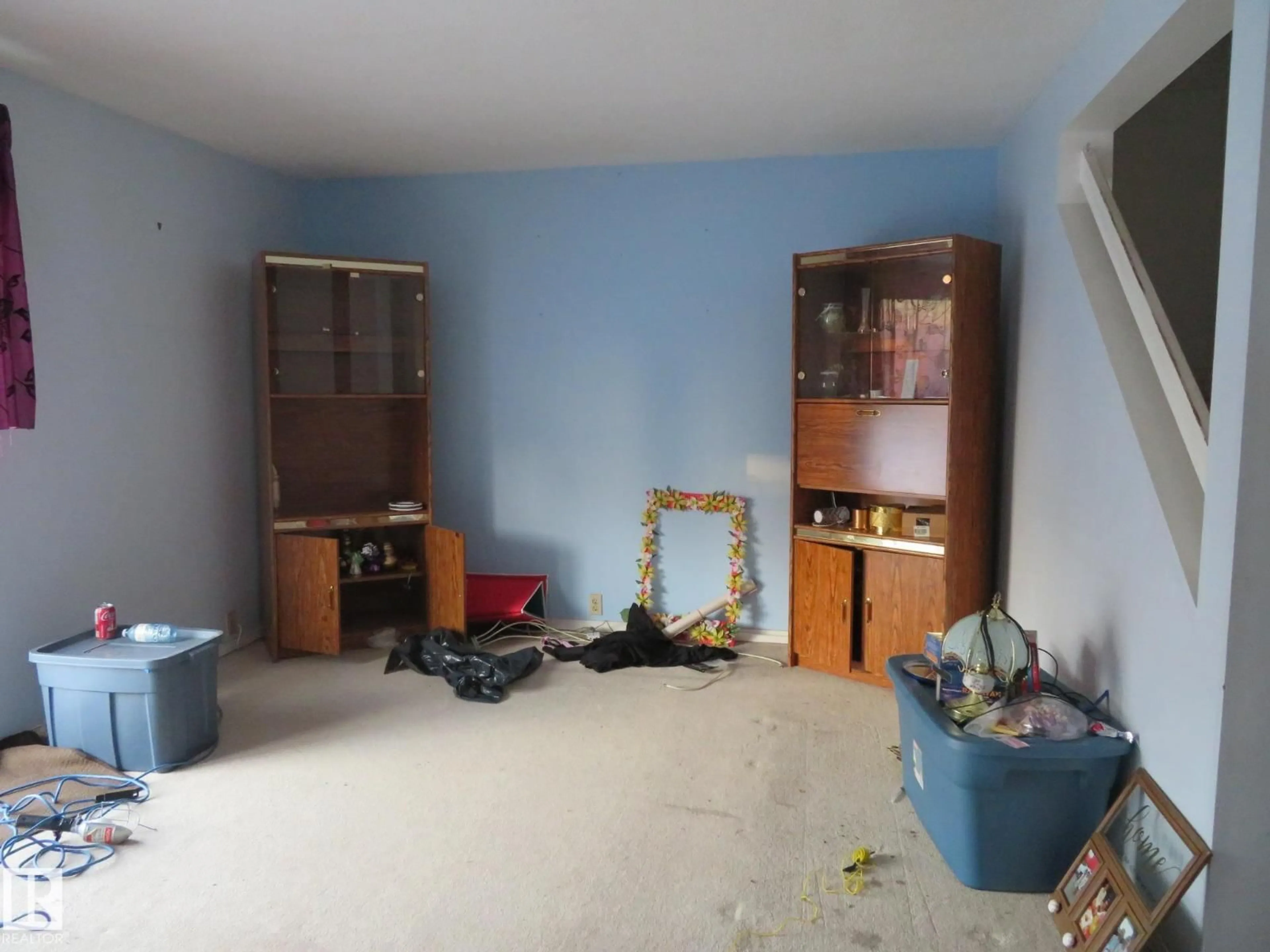 A pic of a room for 155 WOODBOROUGH WY, Edmonton Alberta T5Y1N2