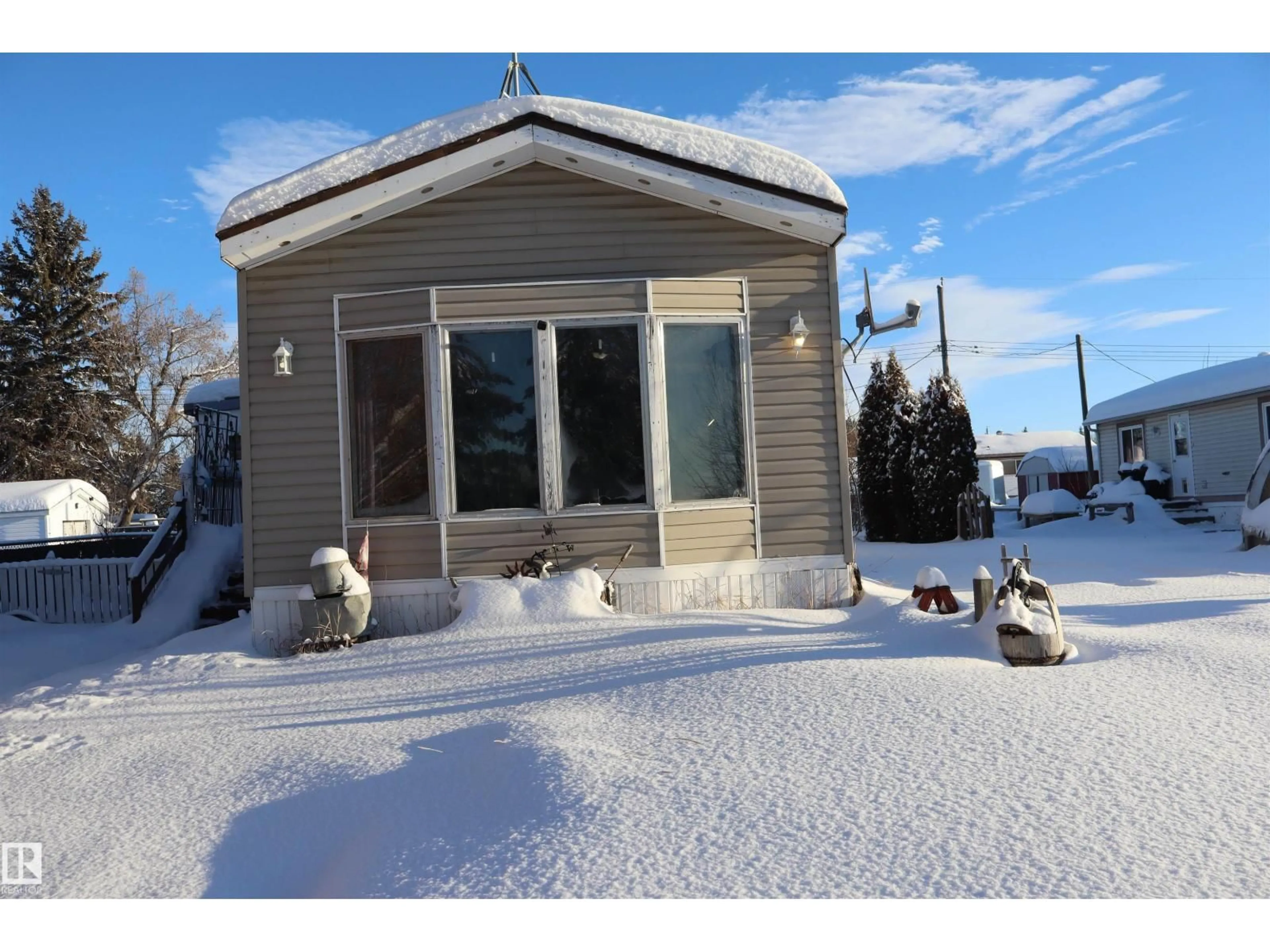 Unknown for 5009 50 STREET, Manola Alberta T7N1N4