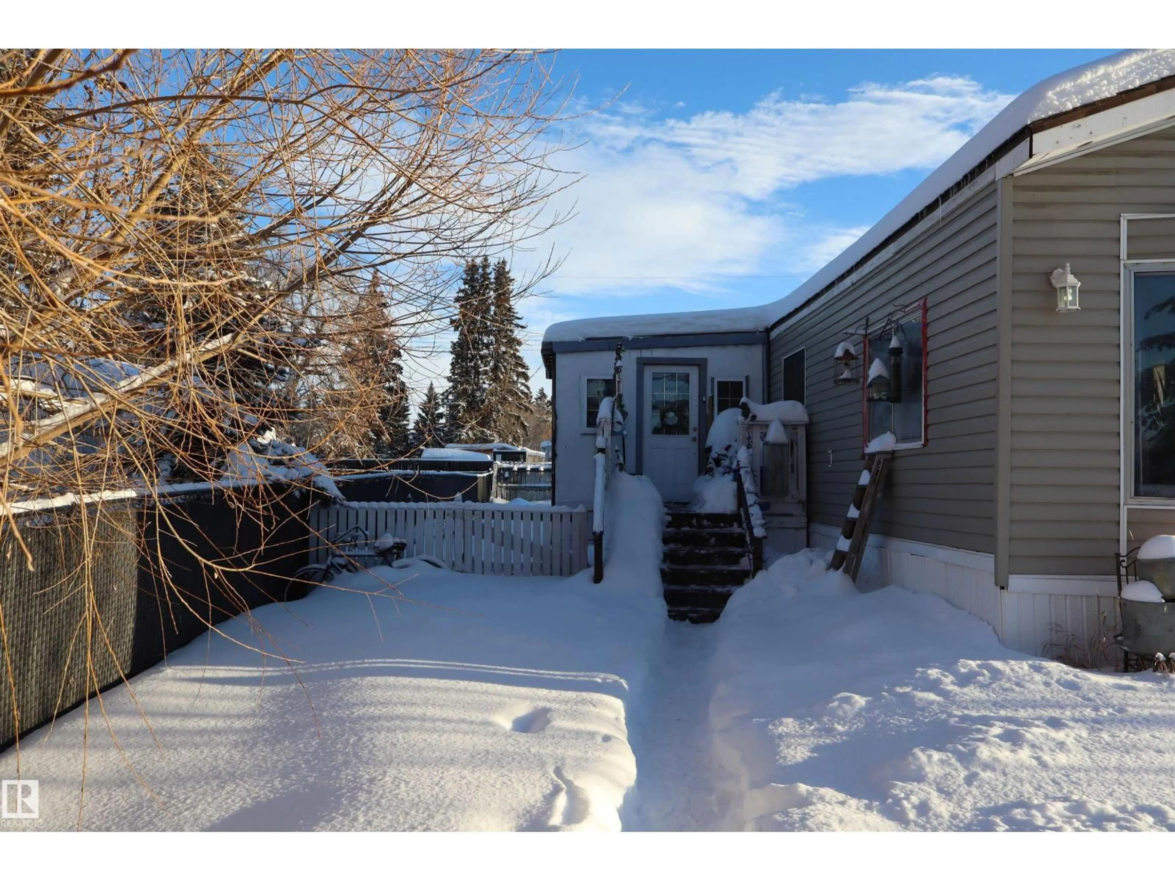 Unknown for 5009 50 STREET, Manola Alberta T7N1N4