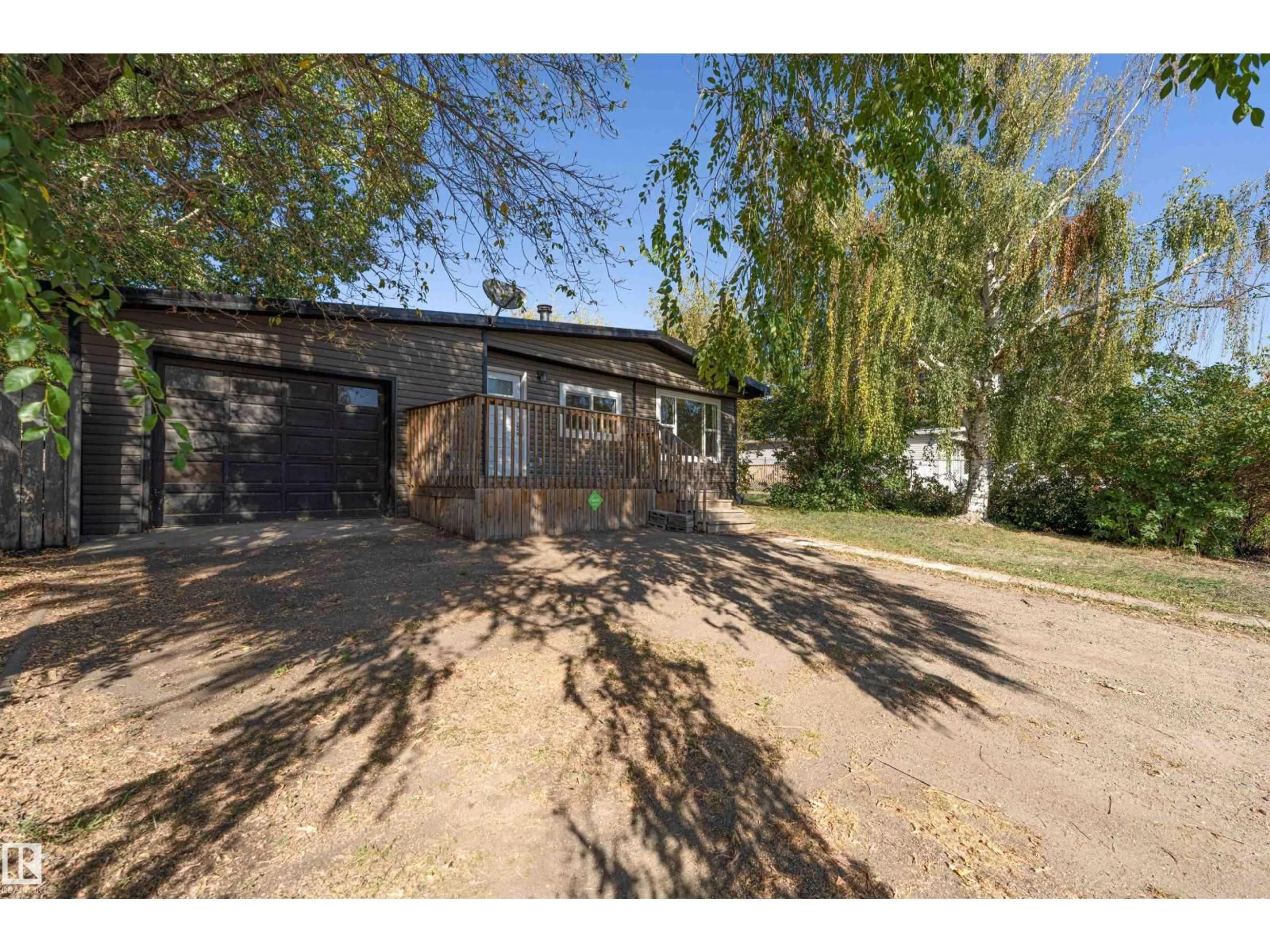 A pic from outside/outdoor area/front of a property/back of a property/a pic from drone, street for 5302 54 AV, St. Paul Town Alberta T0A3A1