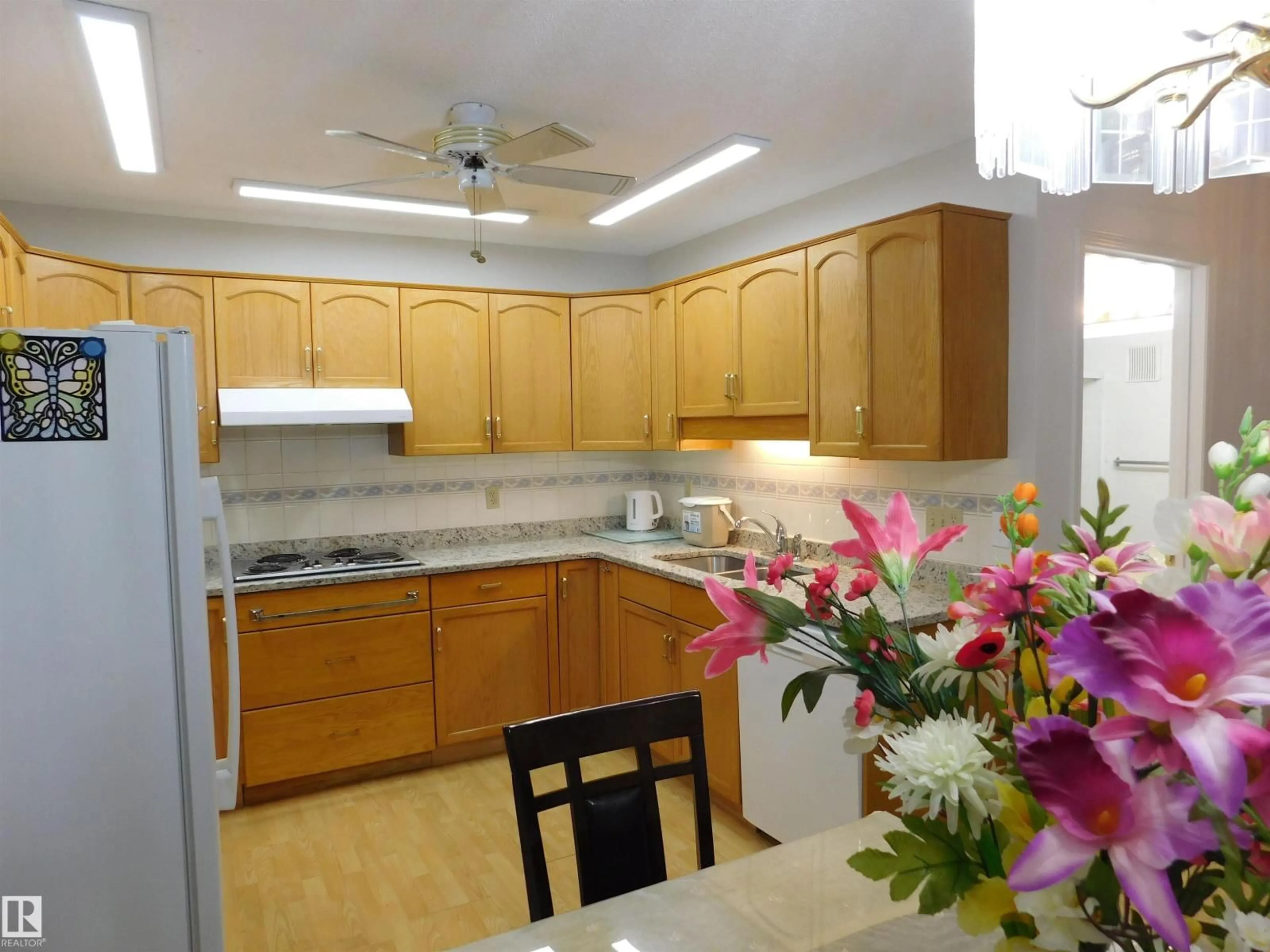 Standard kitchen, unknown for 210 - 10945 21 AV, Edmonton Alberta T6J2R3