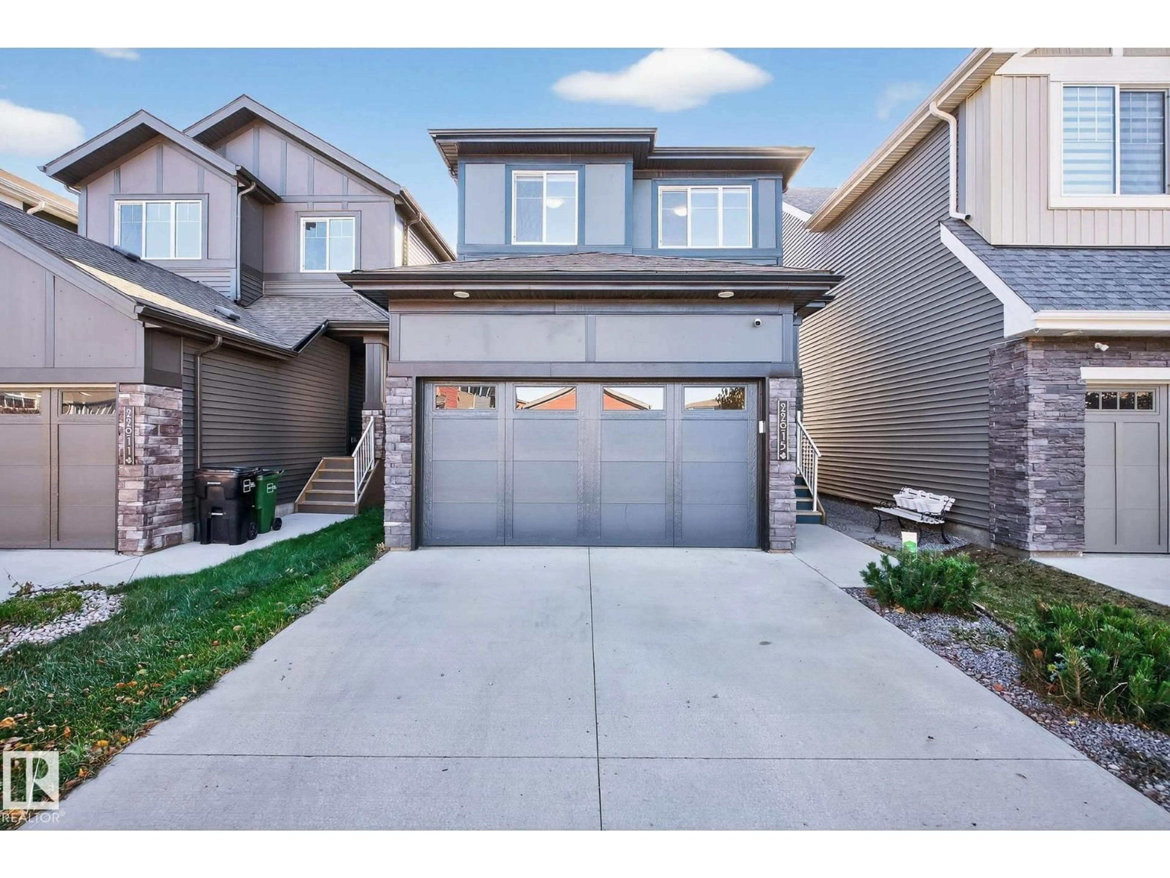 Unknown for 22015 85 AVE, Edmonton Alberta T5T7E4