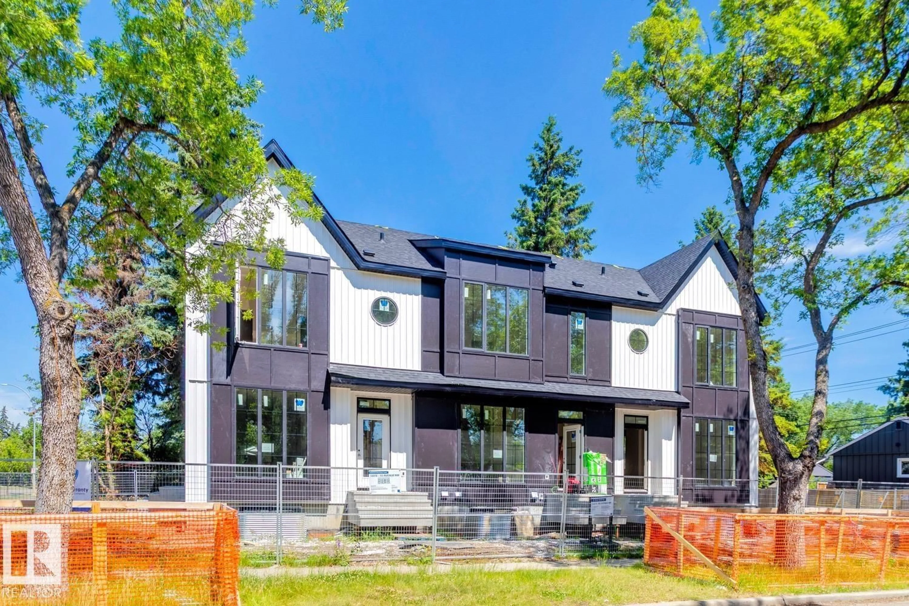 Home with brick exterior material, street for 14816 93 AV, Edmonton Alberta T5R5G9