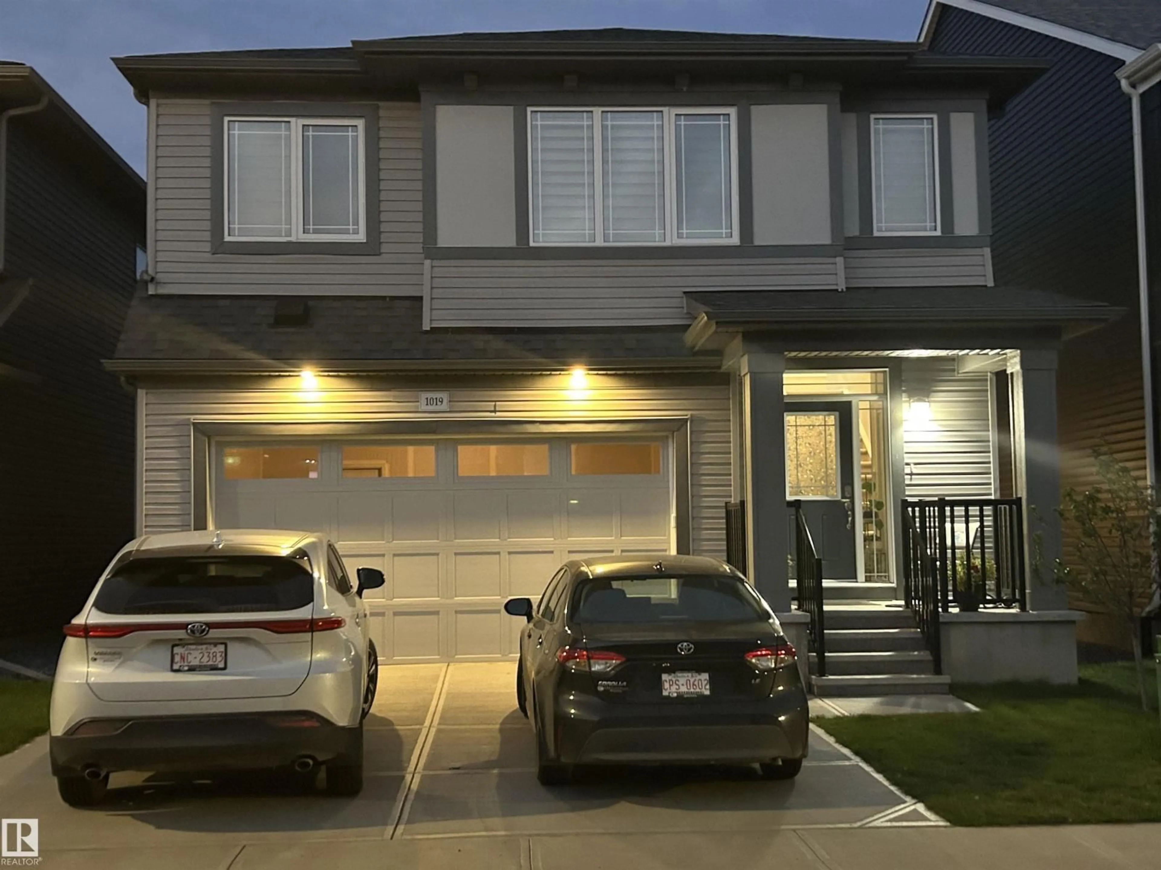 A pic from outside/outdoor area/front of a property/back of a property/a pic from drone, street for 1019 OLD MAN CREEK BV, Sherwood Park Alberta T8H3A2