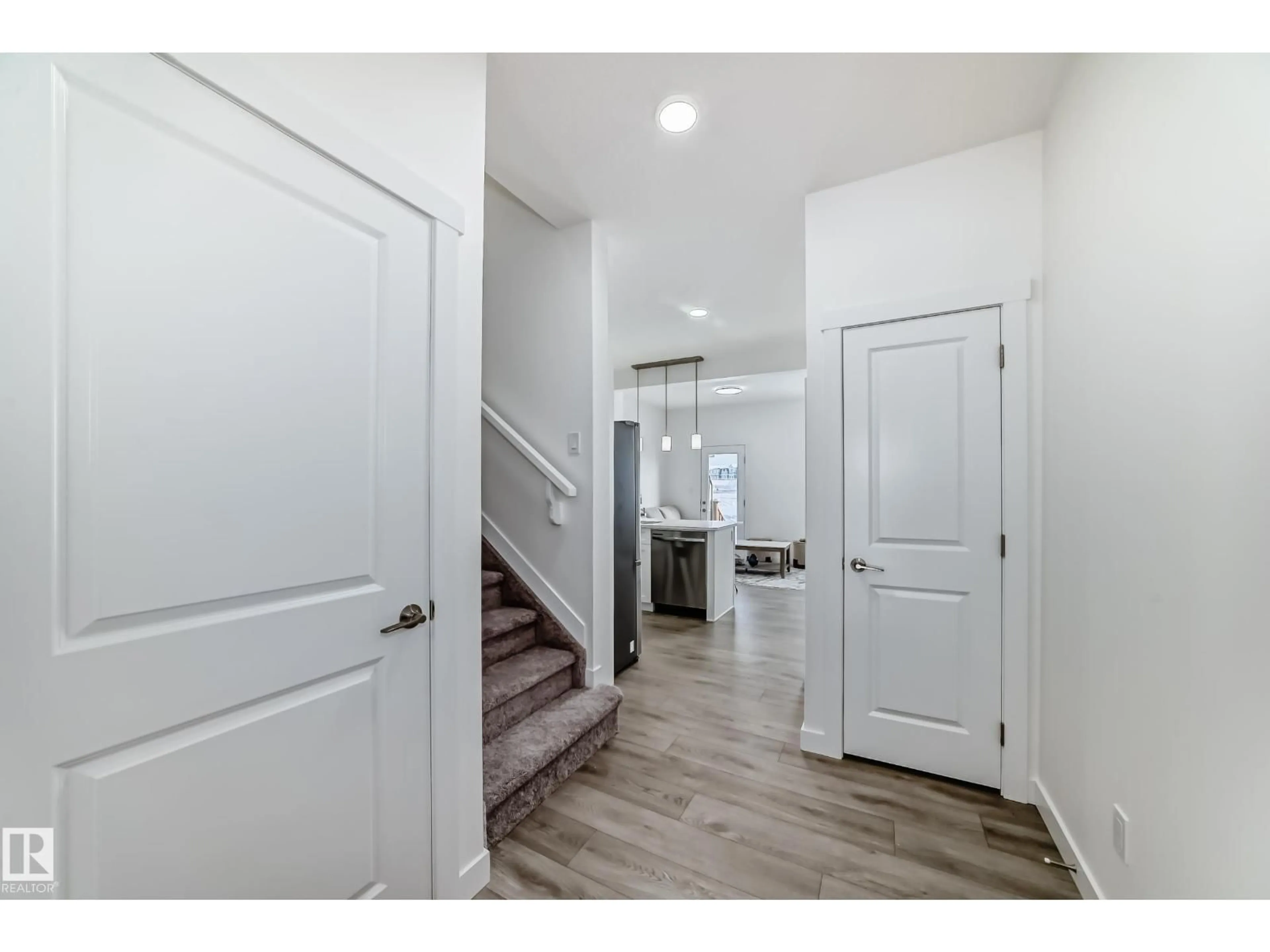 Indoor entryway for #4 - 2710 66 ST, Edmonton Alberta T6X3H4
