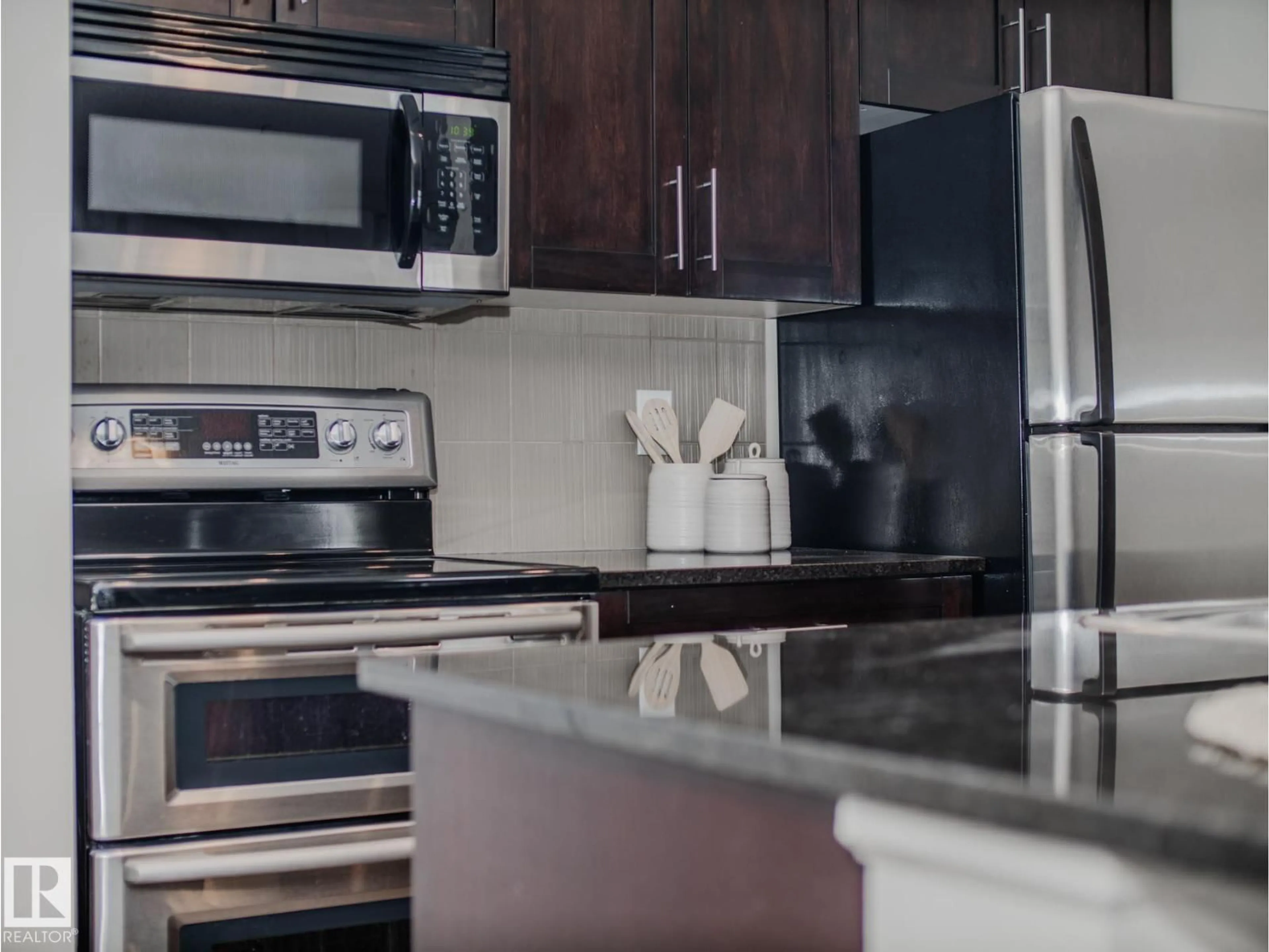 Standard kitchen, unknown for 211 11803 22 AV SW, Edmonton Alberta T6W2R9