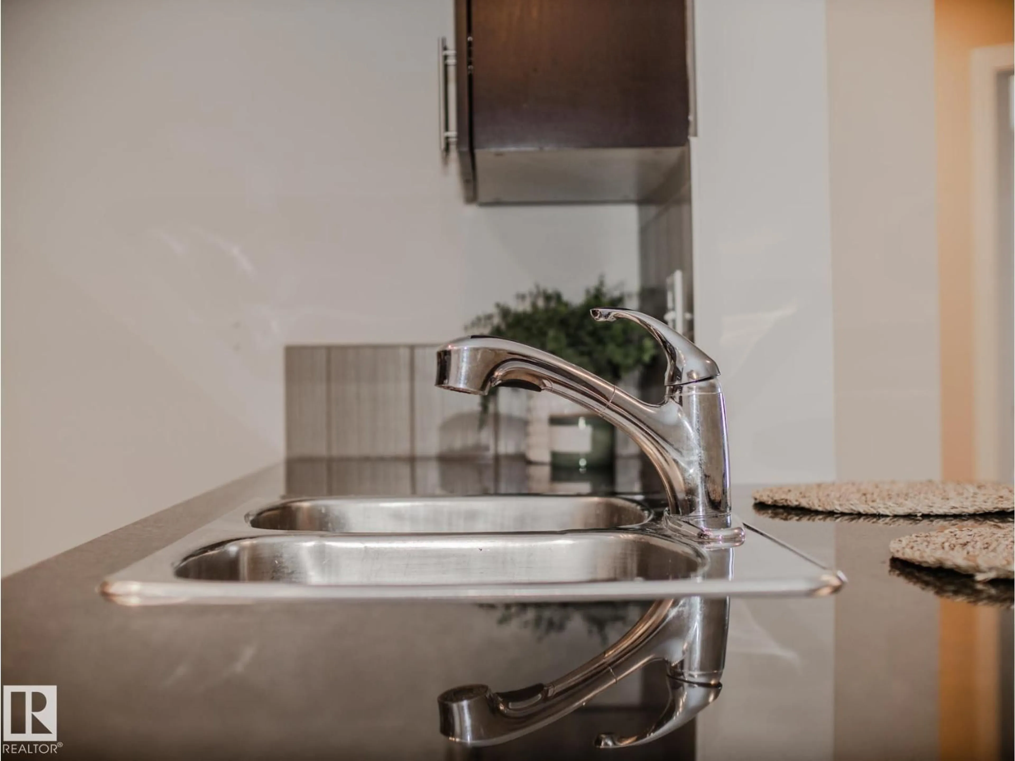 Standard kitchen, unknown for 211 11803 22 AV SW, Edmonton Alberta T6W2R9