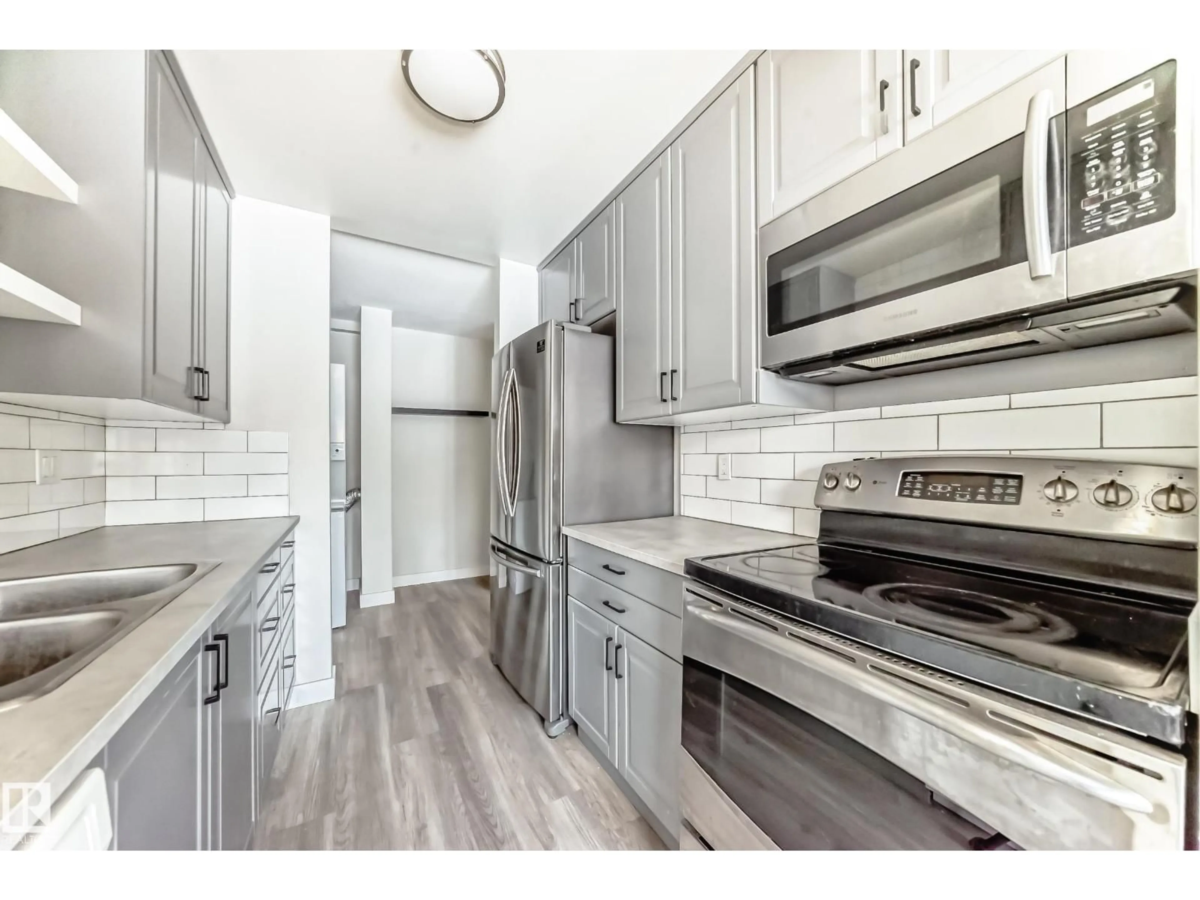 Standard kitchen, unknown for #204 - 11420 40 AV, Edmonton Alberta T6J0R5