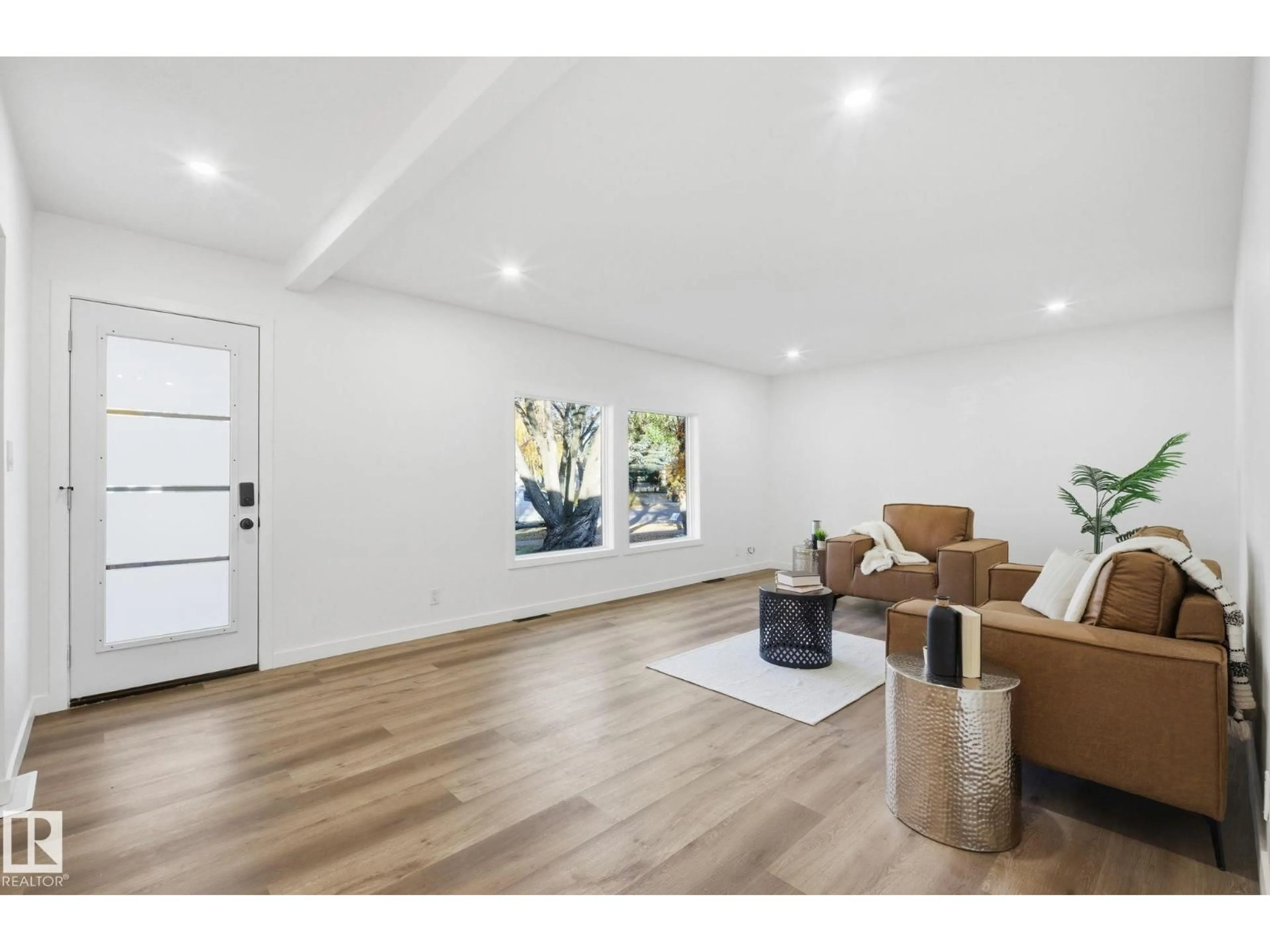 A pic of a room for 13507 124 AV, Edmonton Alberta T5L3A7