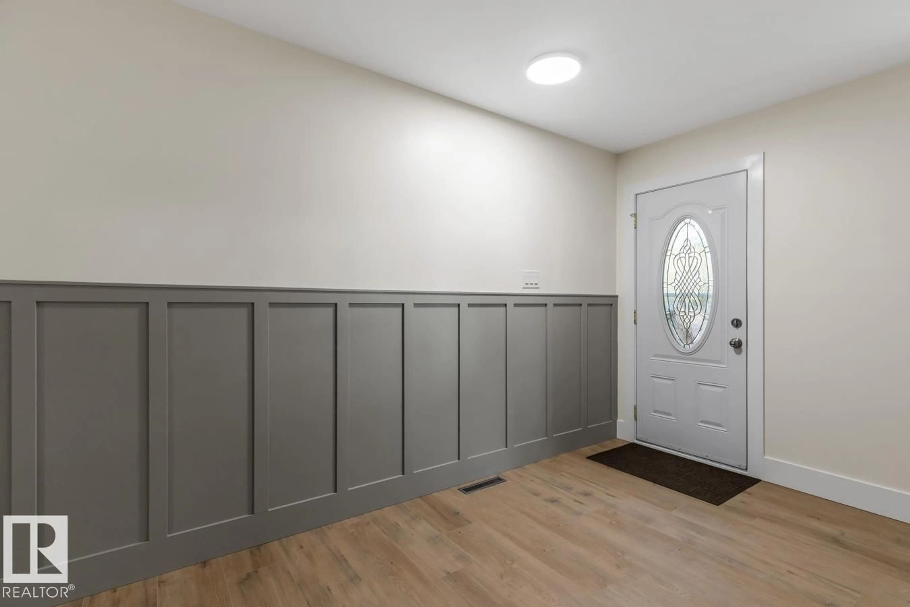 Indoor entryway for NW - 8316 68A ST, Edmonton Alberta T6B1T3