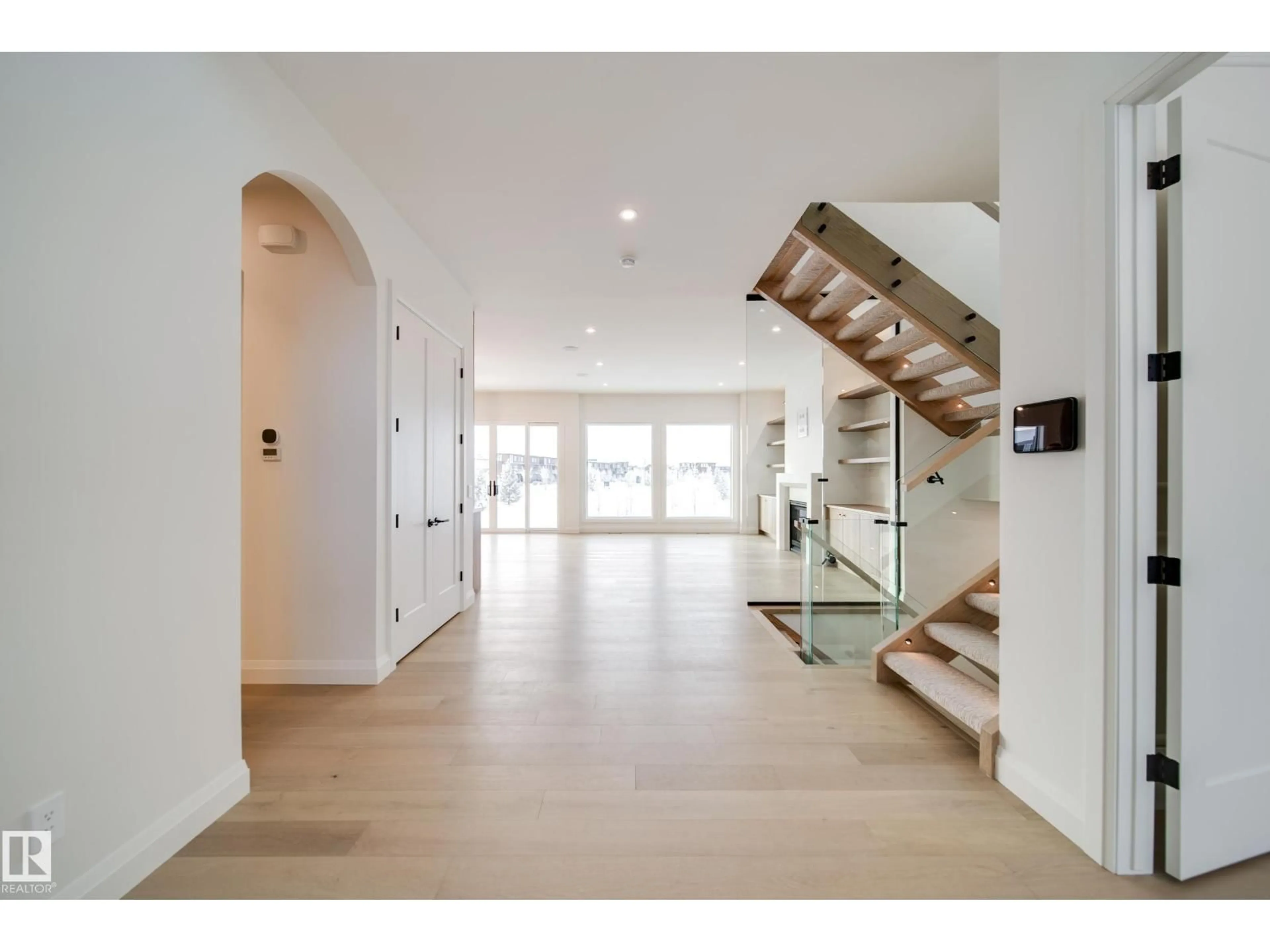 Indoor entryway for 5605 CAUTLEY COVE CV, Edmonton Alberta T6W4P7