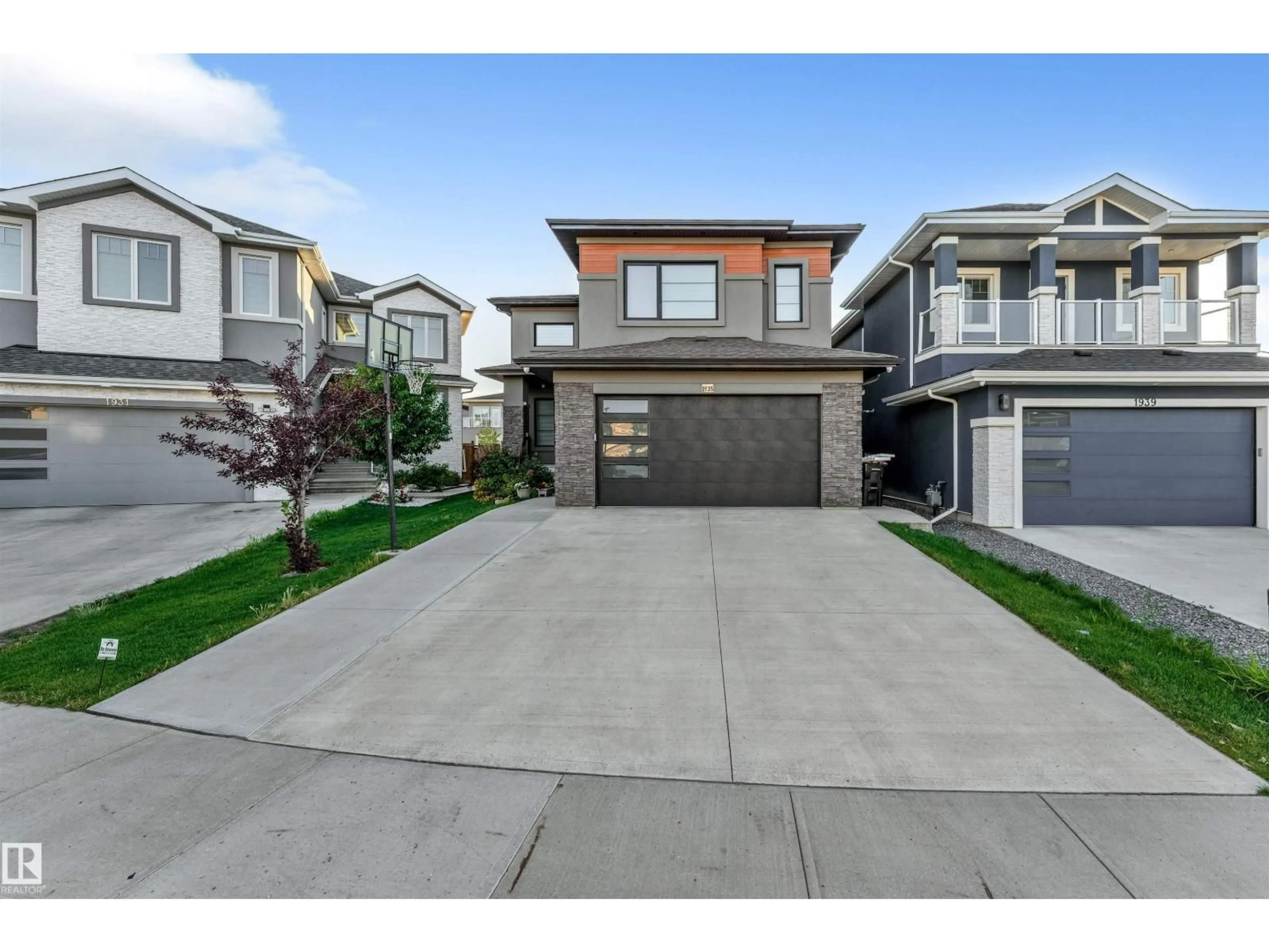 Unknown for 1935 19 AV, Edmonton Alberta T6T2K8