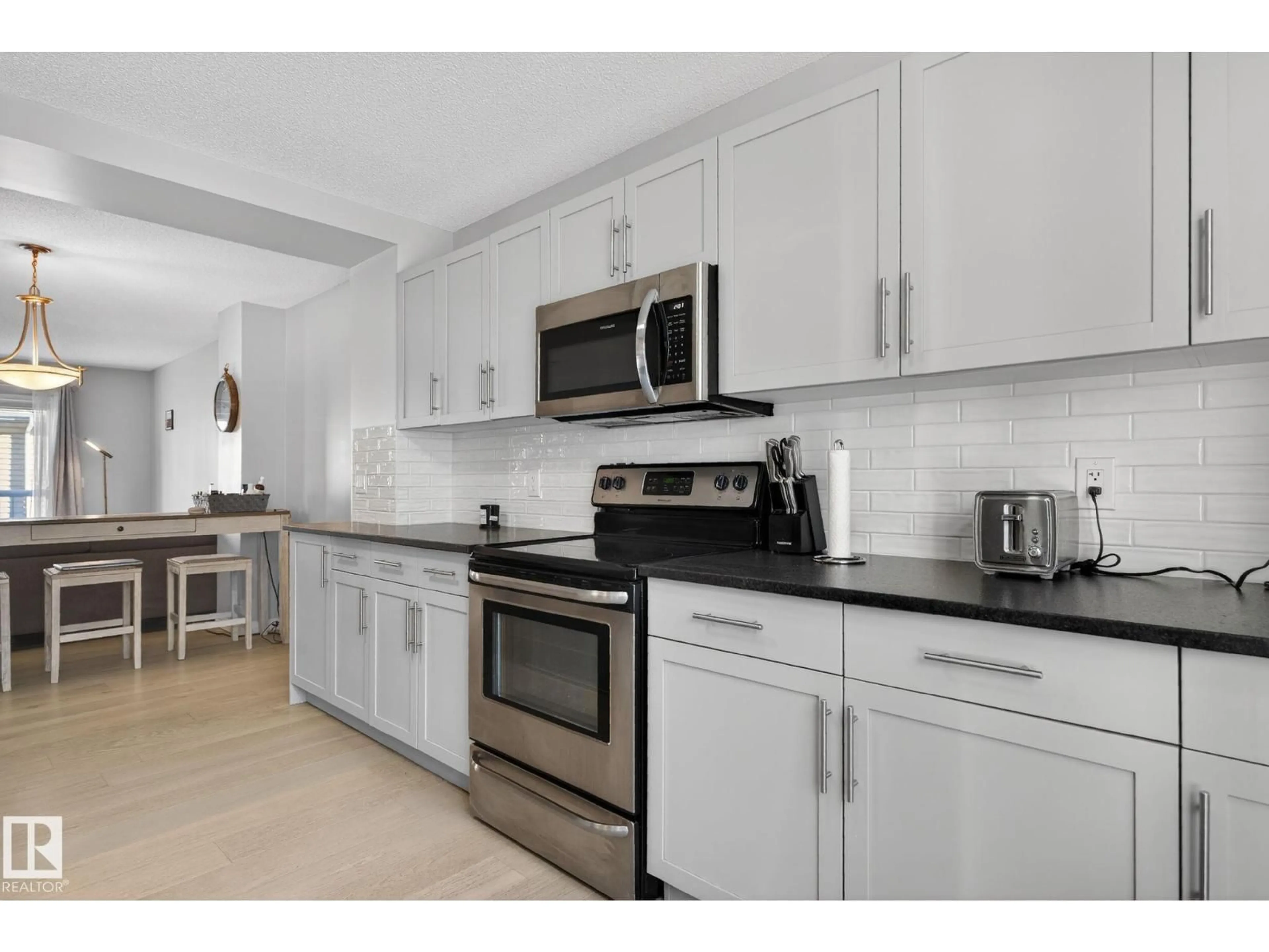 Standard kitchen, ceramic/tile floor for 60 - 1804 70 ST, Edmonton Alberta T6X0H4