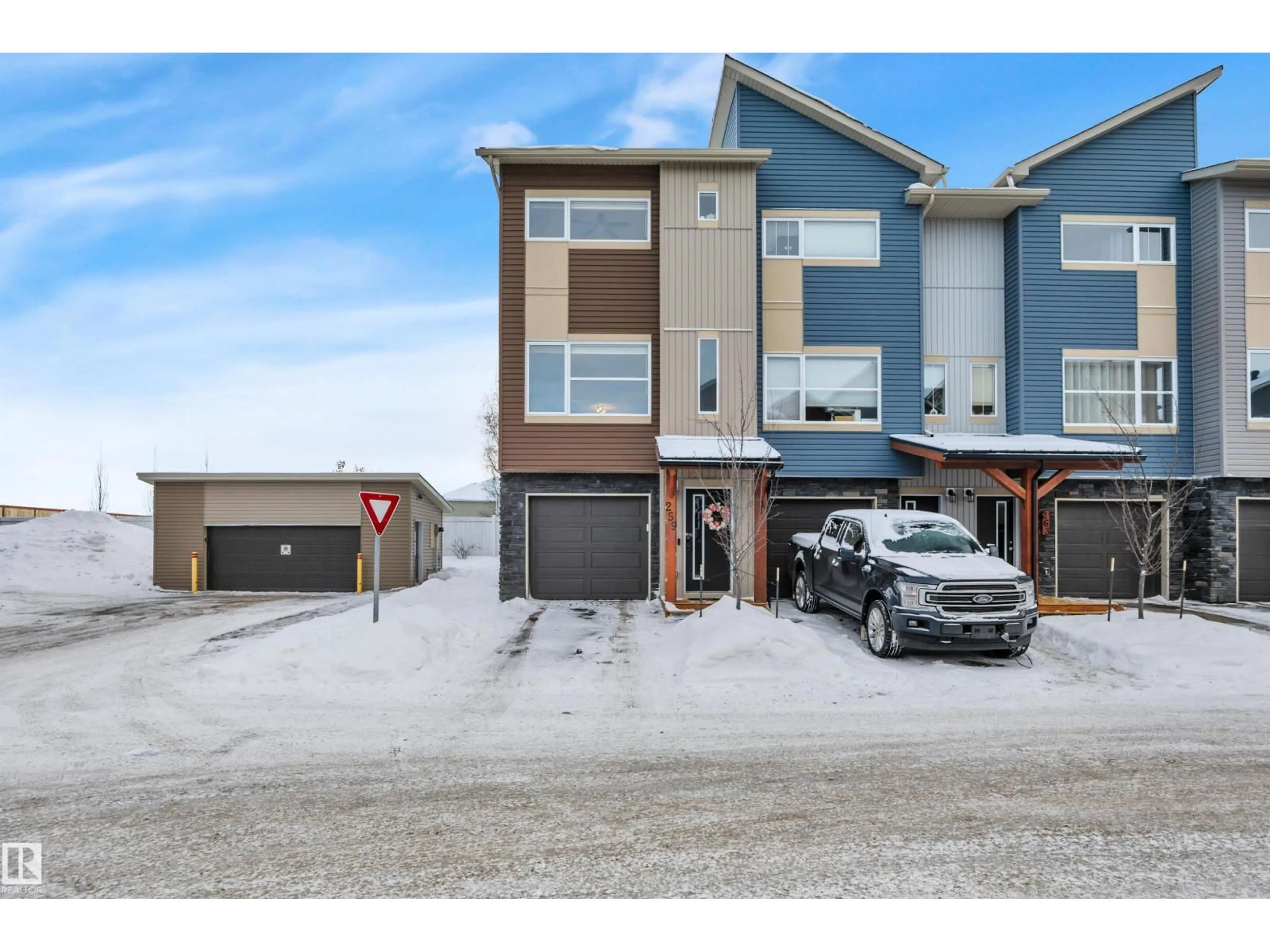 Indoor garage for #259 - 401 SOUTHFORK DR, Leduc Alberta T9E0X1