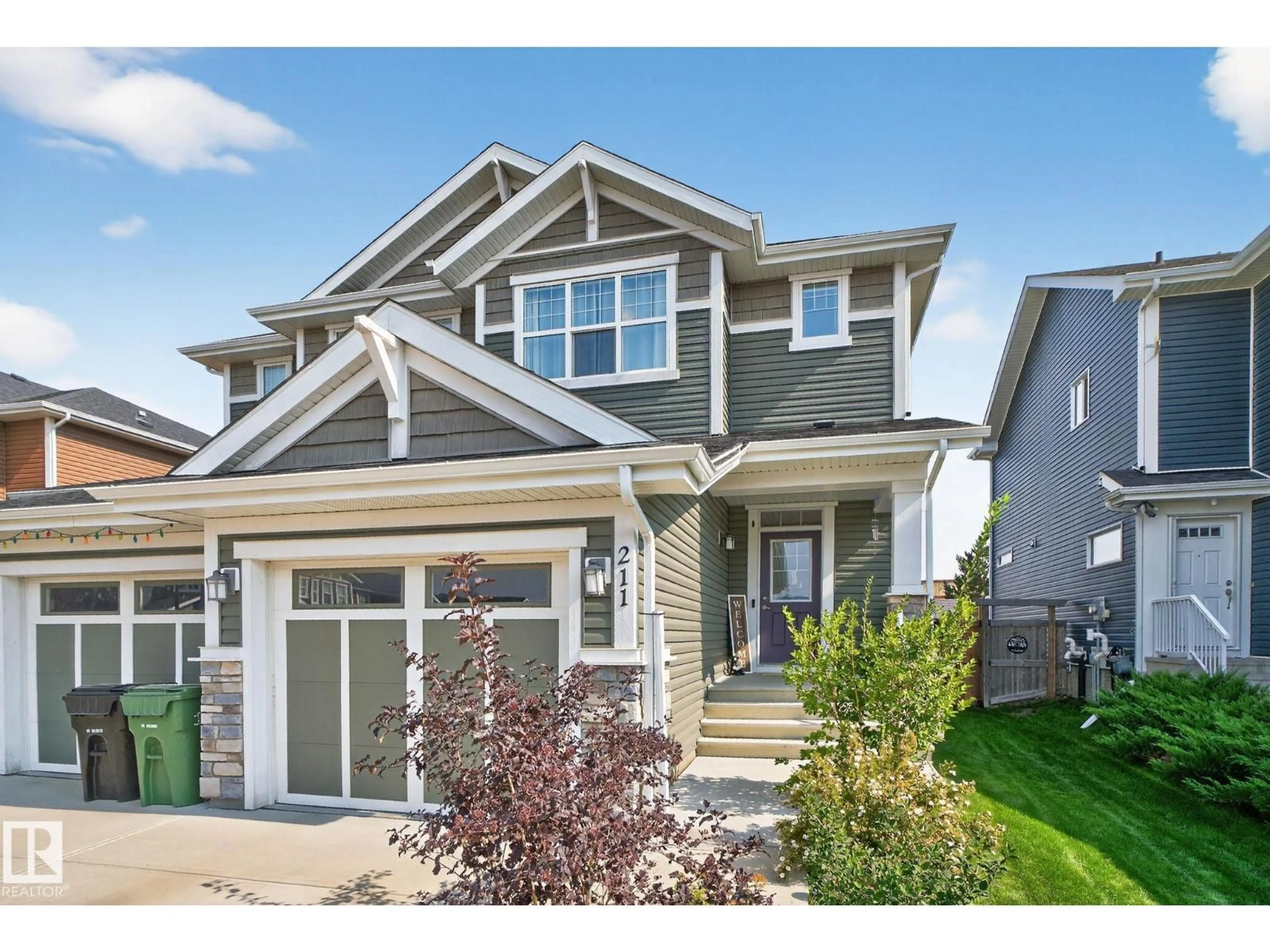 Home with vinyl exterior material, street for 211 STURTZ BEND, Leduc Alberta T9E0Y6