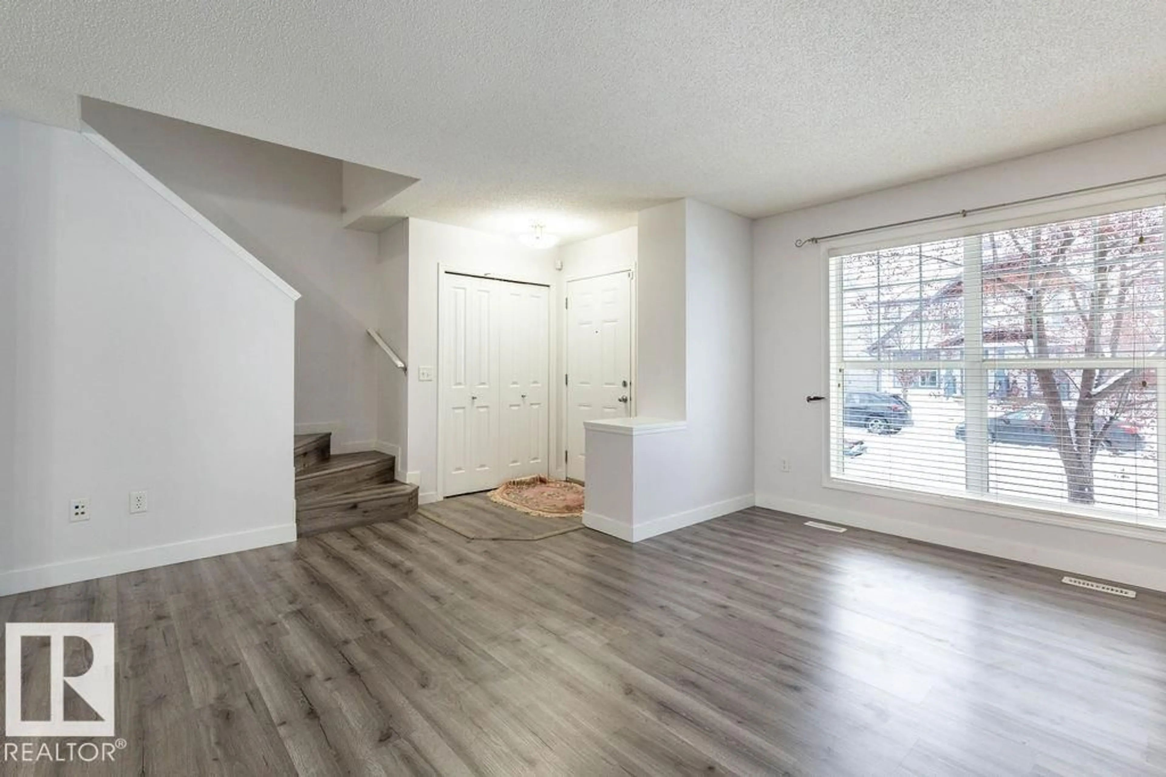 Unknown for NW - 5612 202 ST, Edmonton Alberta T6M0B3