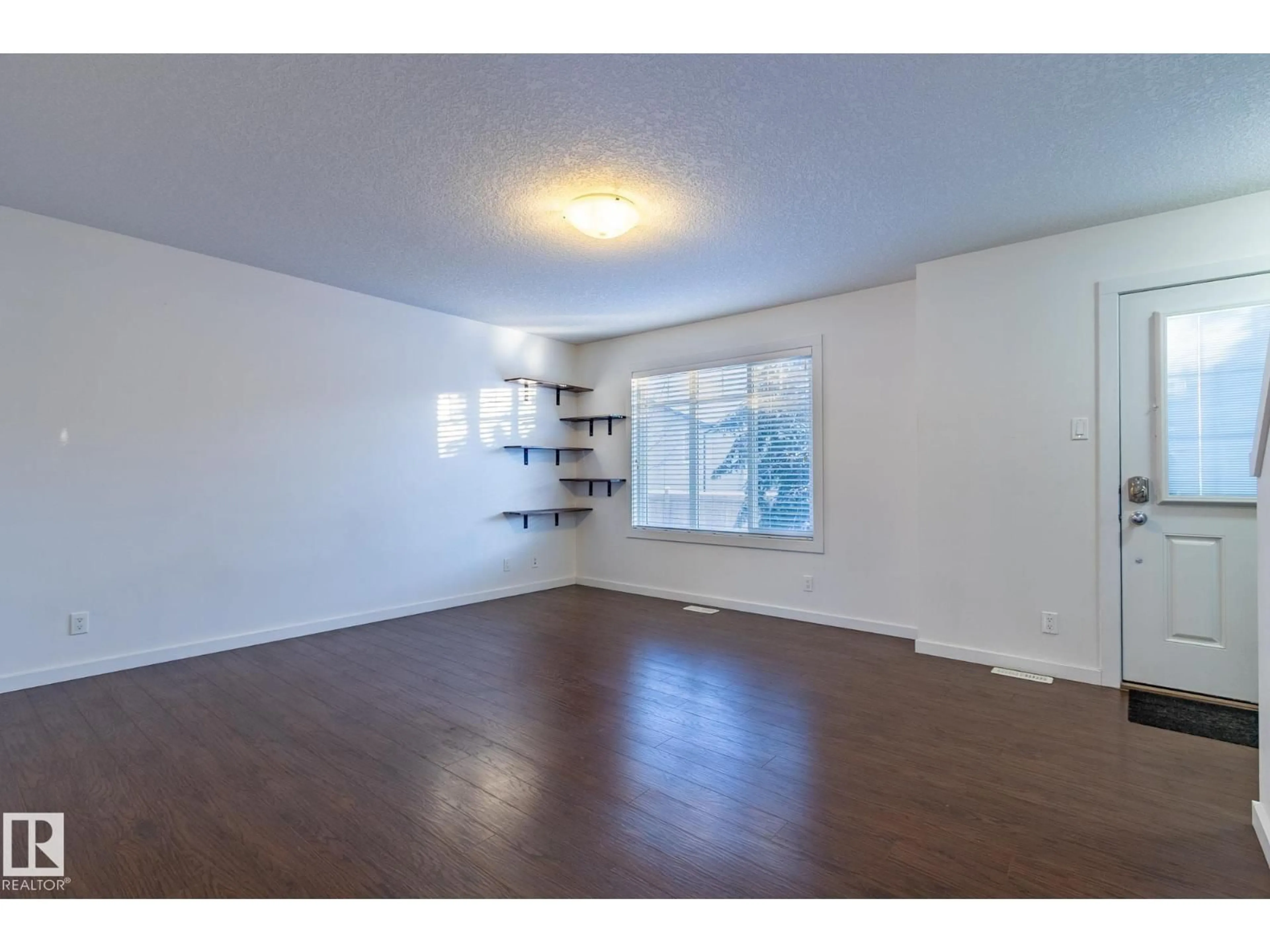 A pic of a room for 14 - 9515 160 AV, Edmonton Alberta T5X0C7