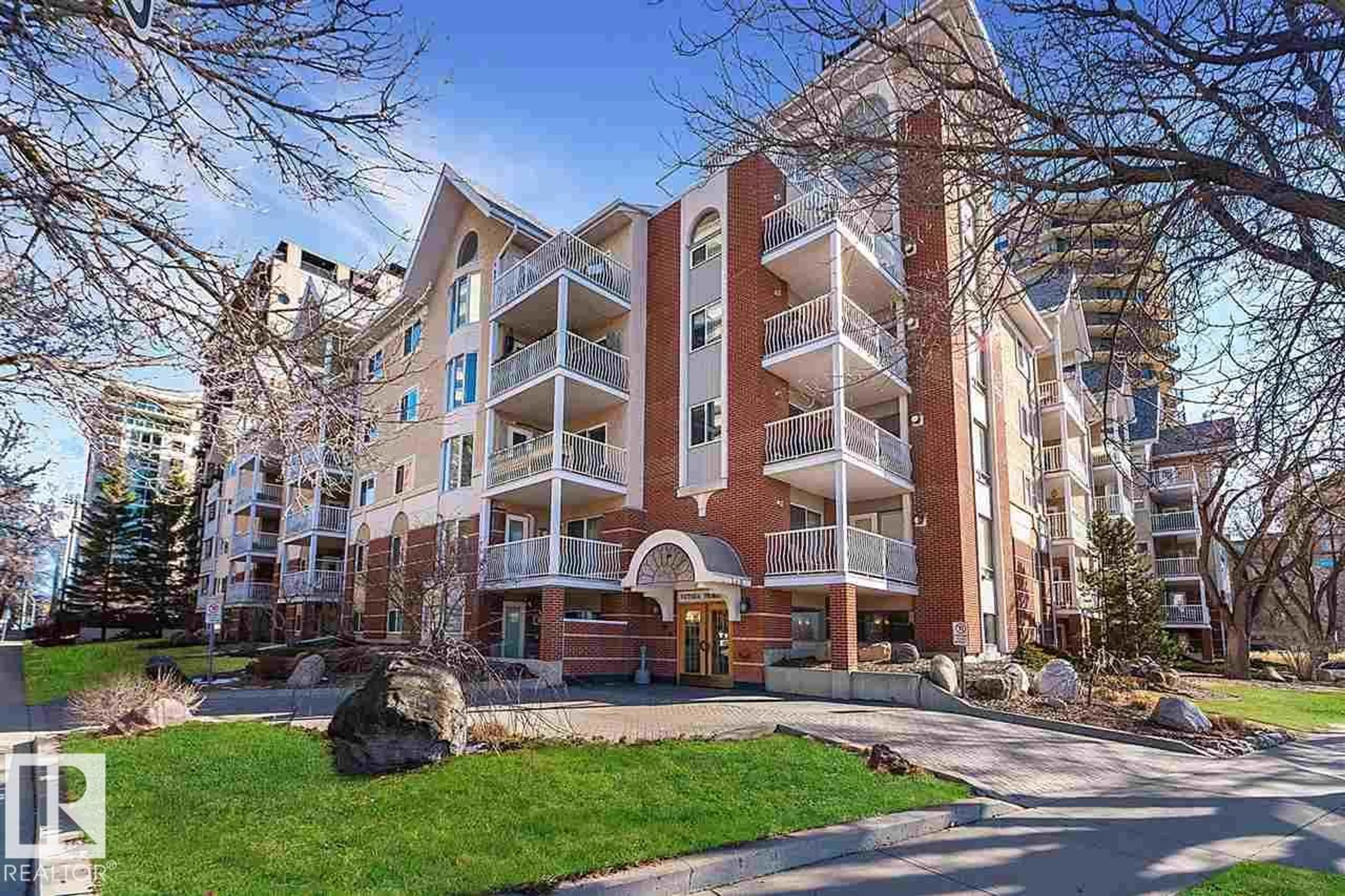 Patio, unknown for #112 - 11716 100 AV, Edmonton Alberta T5K2G3