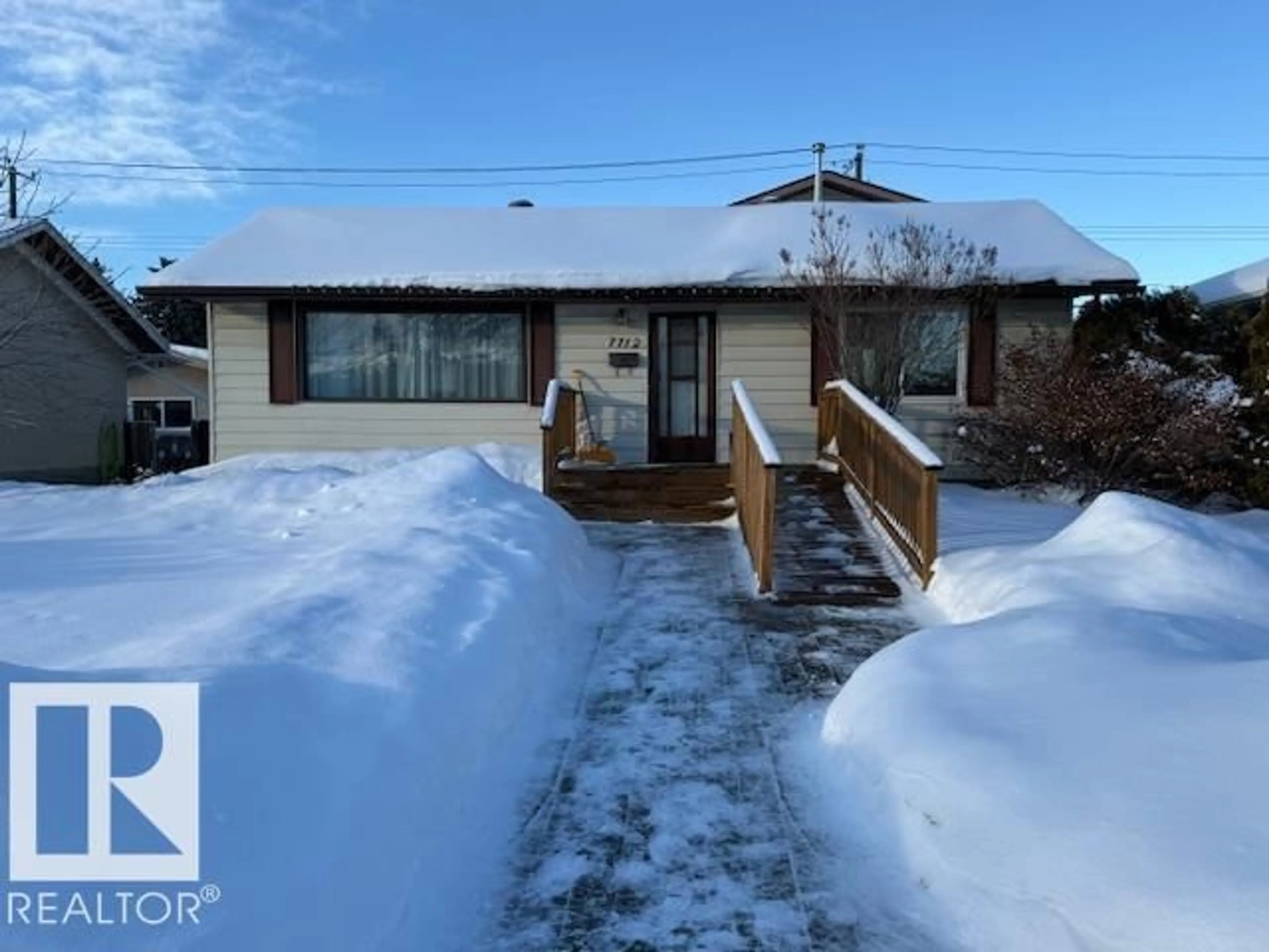 A pic from outside/outdoor area/front of a property/back of a property/a pic from drone, street for 7712 ARGYLL RD, Edmonton Alberta T6C4A8