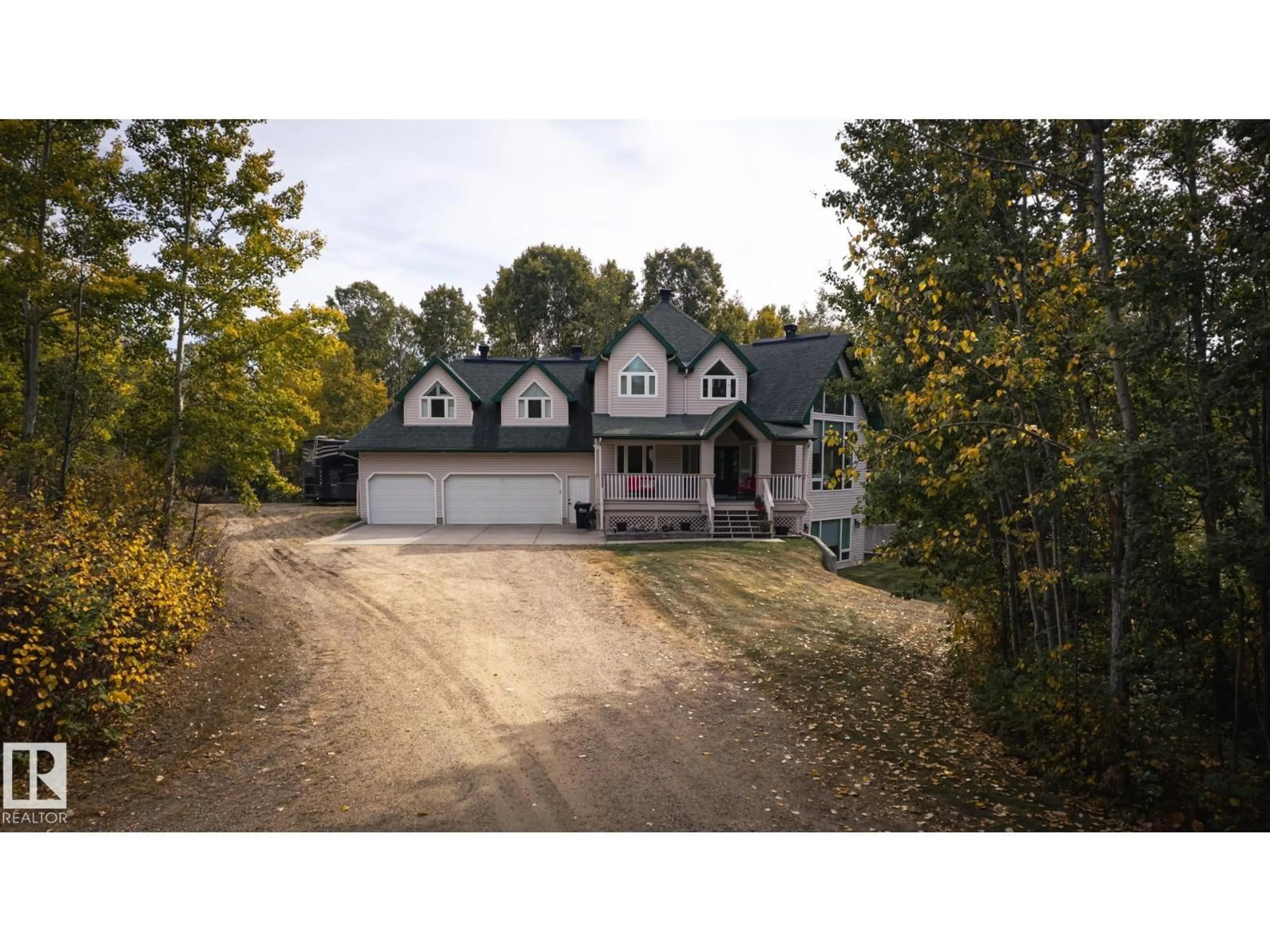 A pic from outside/outdoor area/front of a property/back of a property/a pic from drone, unknown for 25 - 52245 RGE ROAD 225, Rural Strathcona County Alberta T8C1C7