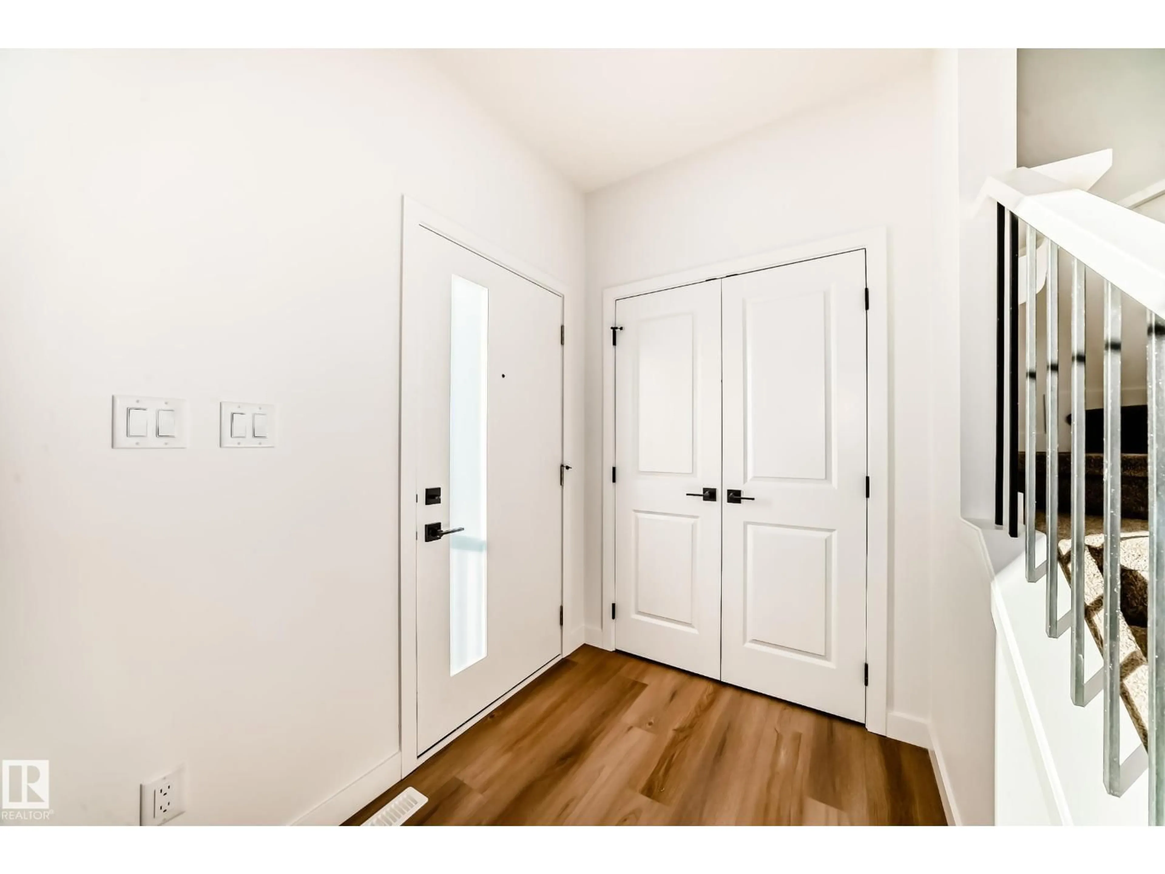 Indoor entryway for 24 WESTWYCK LI, Spruce Grove Alberta T7X4G1