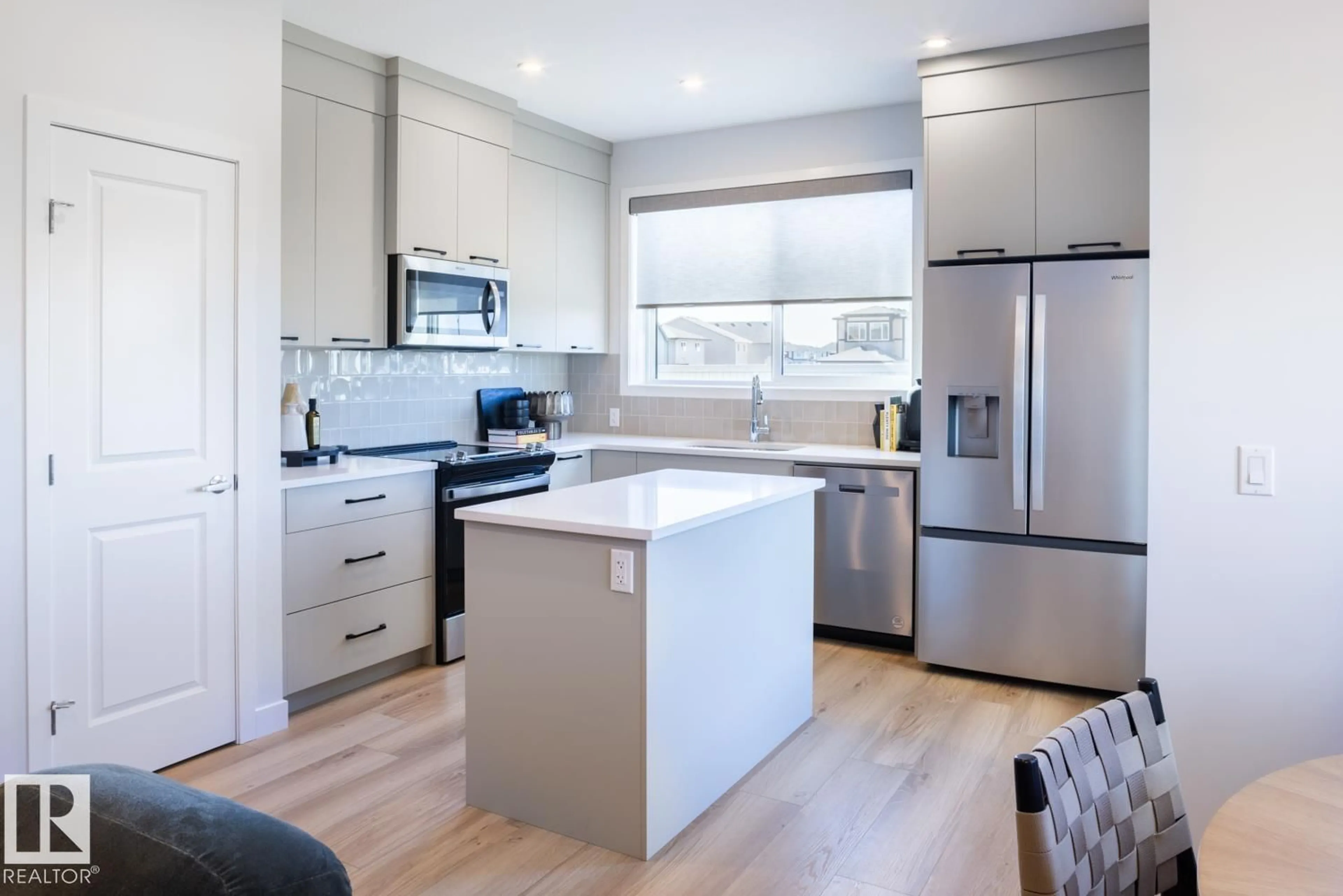 Open concept kitchen, unknown for 907 ROWAN WY, Edmonton Alberta T6X3H6