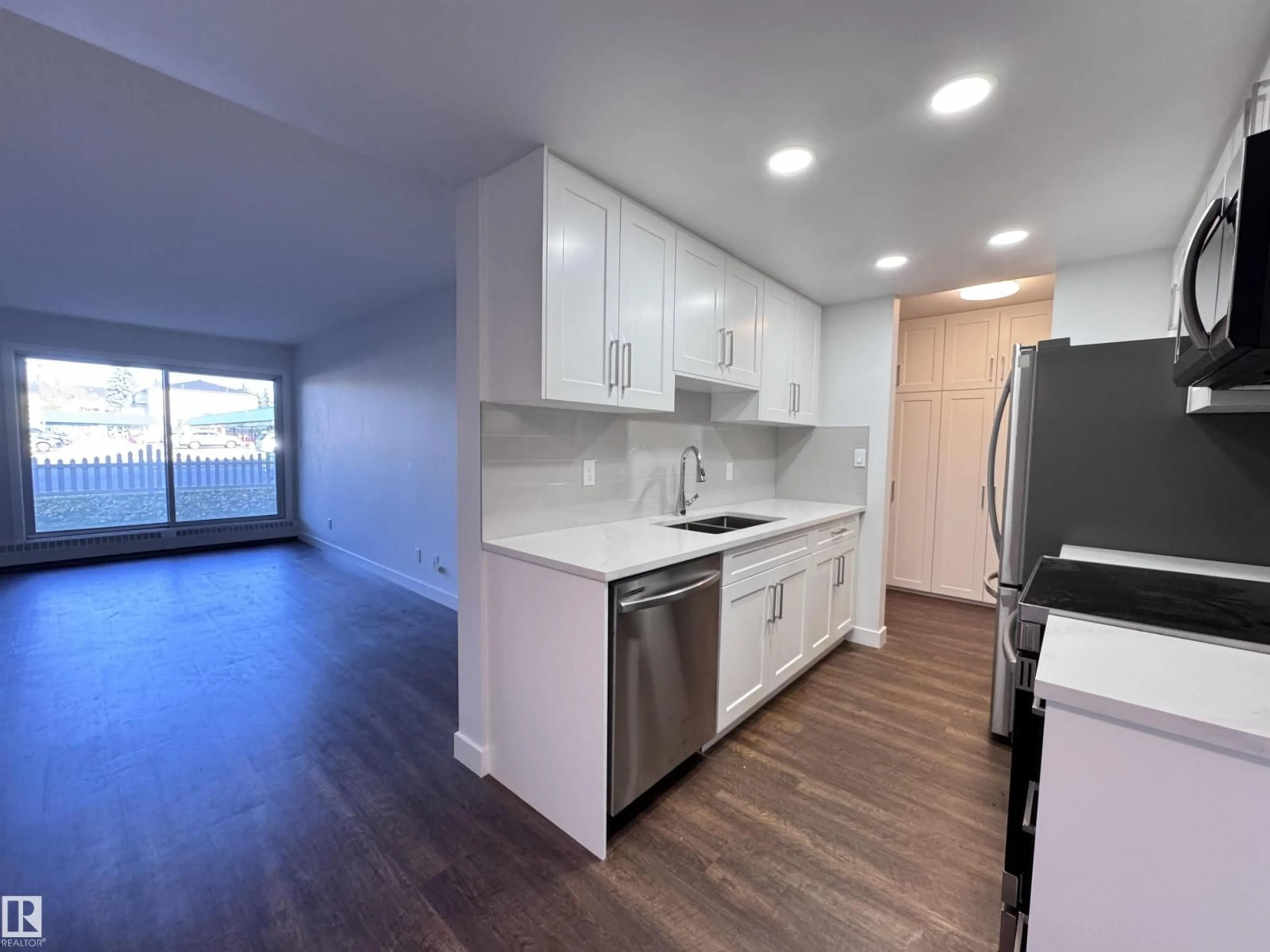 Standard kitchen, unknown for #103 - 10511 19 AV, Edmonton Alberta T6T5S8
