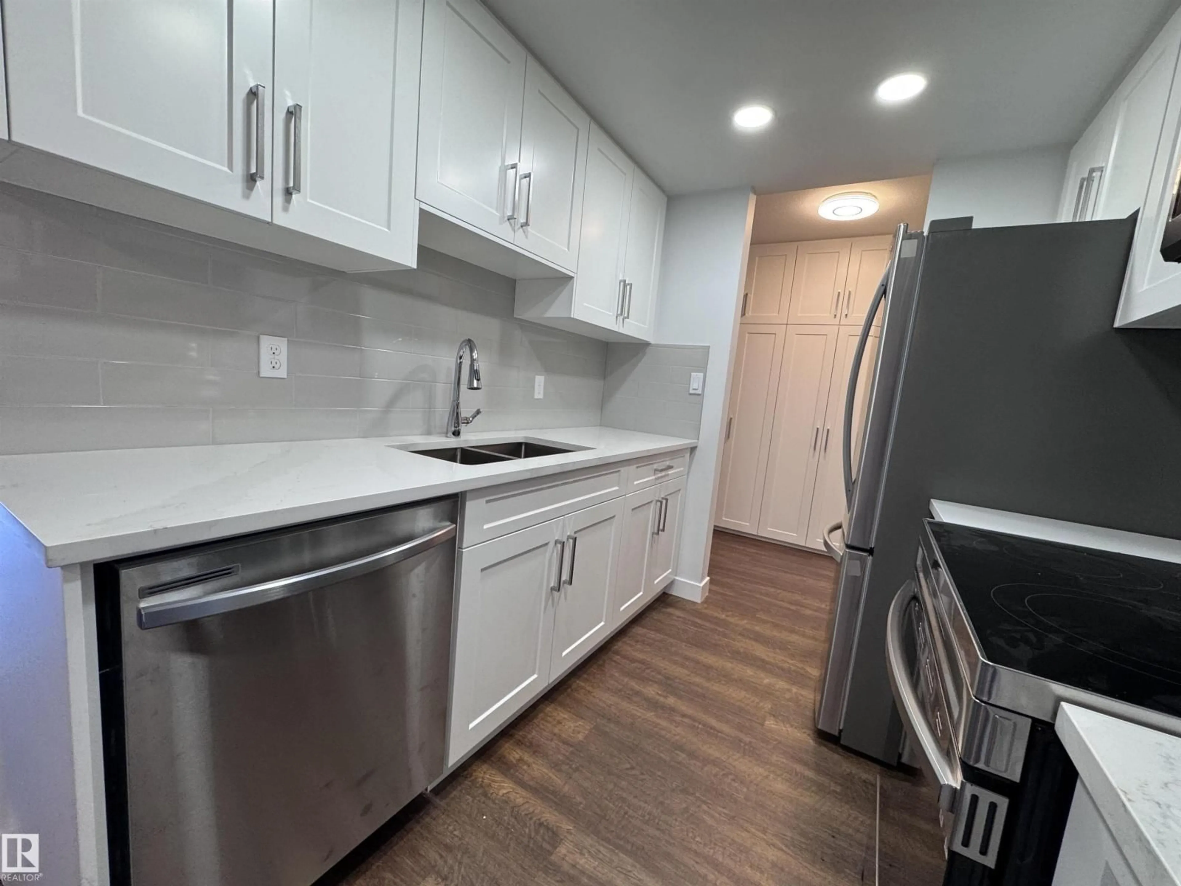 Standard kitchen, unknown for #103 - 10511 19 AV, Edmonton Alberta T6T5S8