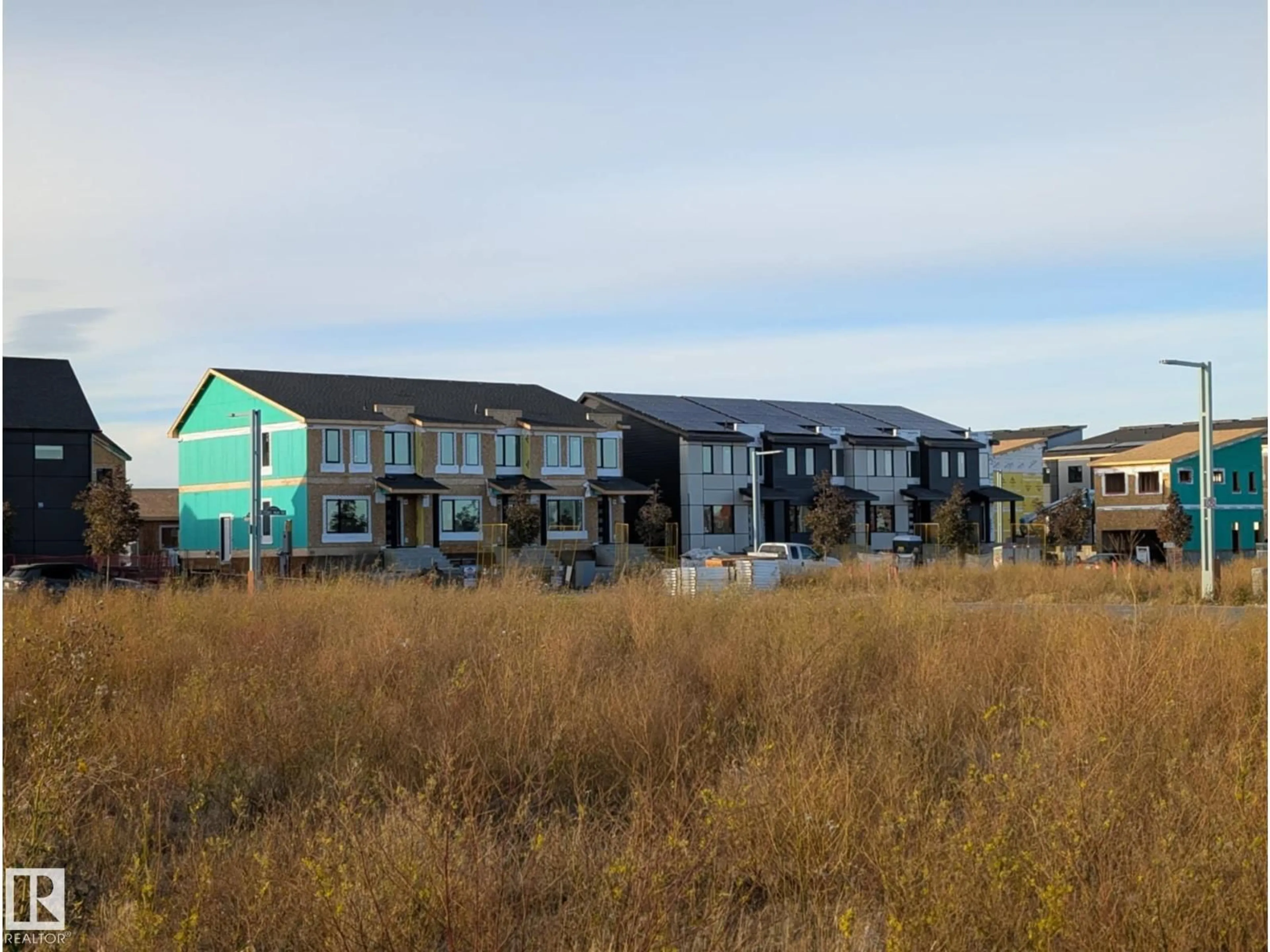 Unknown for 5113 PILOT LN, Edmonton Alberta T5G2S5