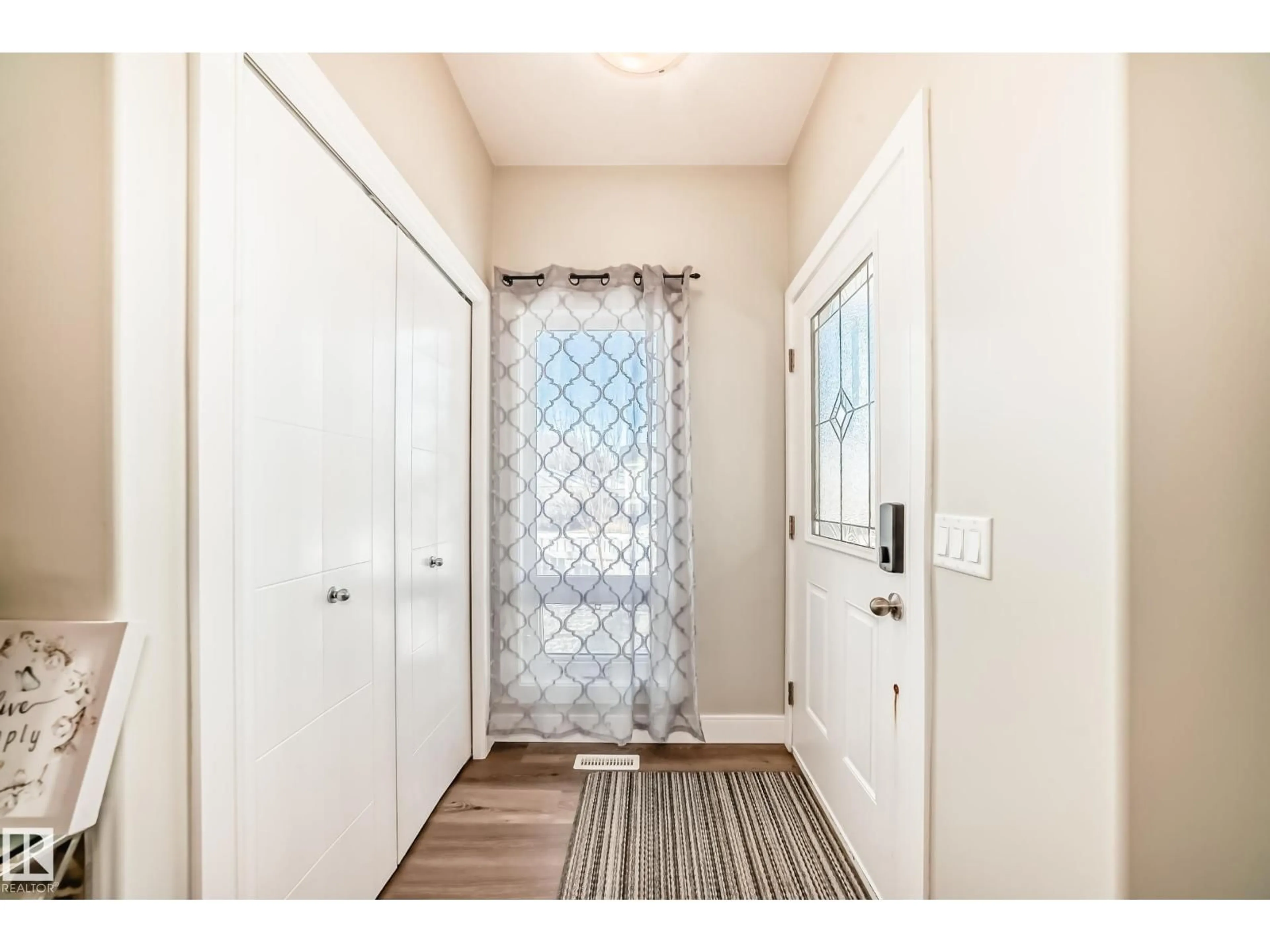 Indoor entryway for NW - 13145 132 ST, Edmonton Alberta T5E3V1