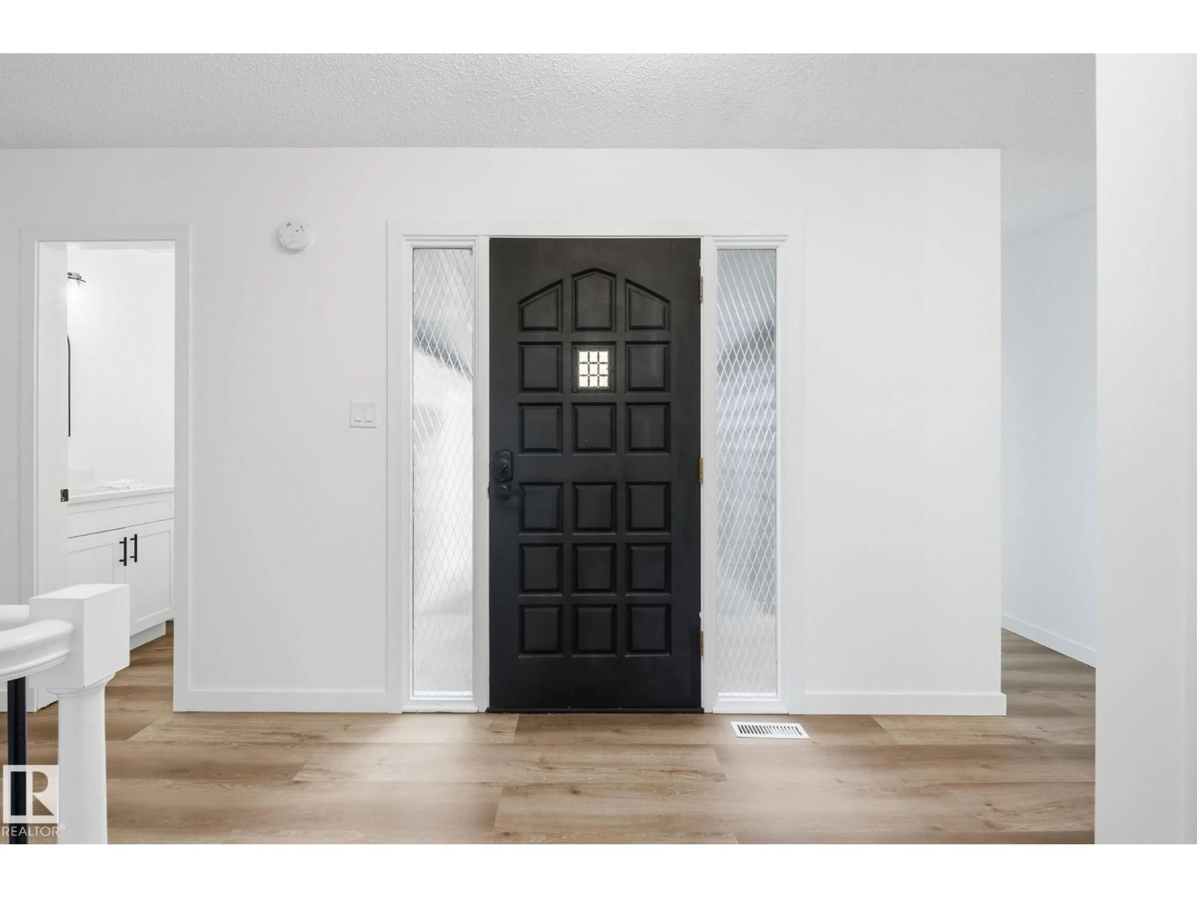 Indoor entryway for NW - 2722 104A ST, Edmonton Alberta T6J4C3